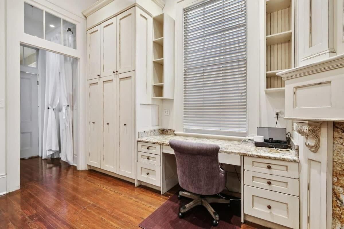 Bright W Heated Pool & Pool Table 5br 4ba