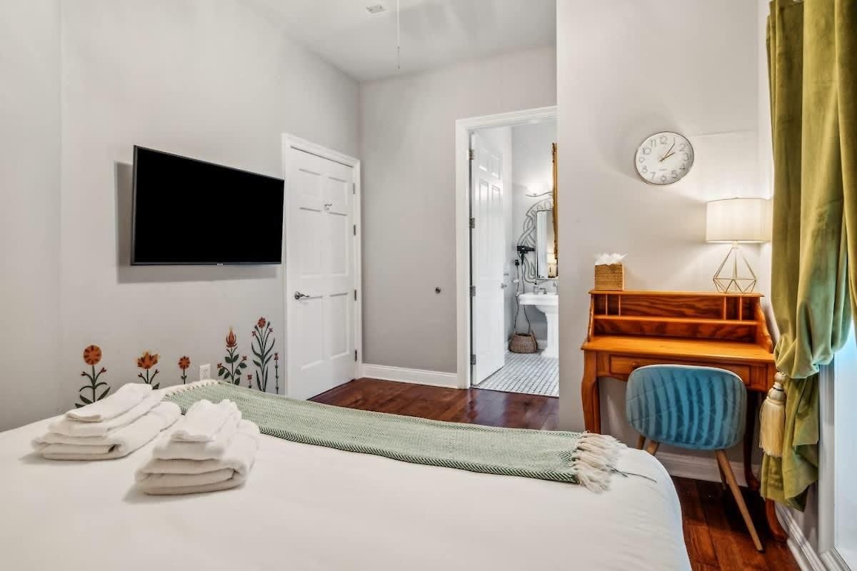 Villa Spacious 5br 3ba With Private Courtyard And Heated Pool