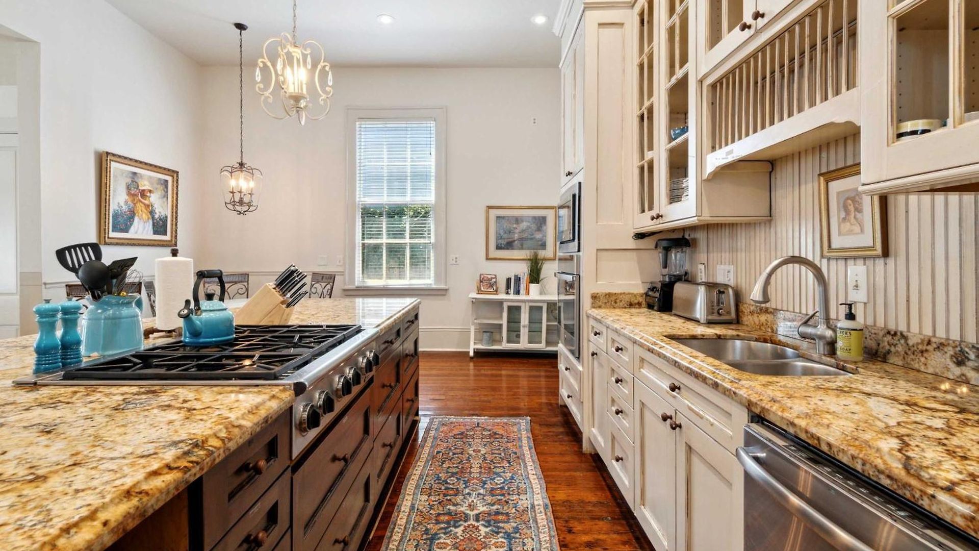 Villa Bright W Heated Pool & Pool Table 5br 4ba New Orleans