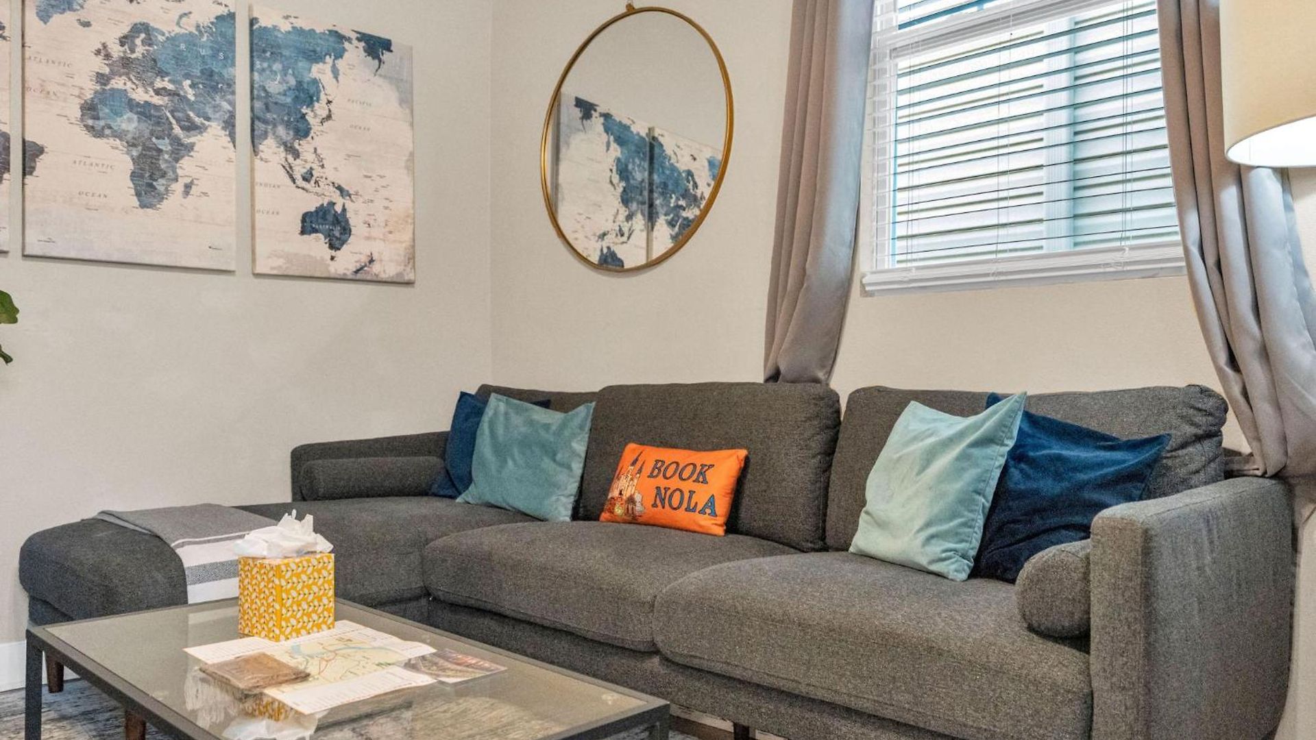 Tranquil Retreat W High Ceilings Near Streetcar Holiday home *