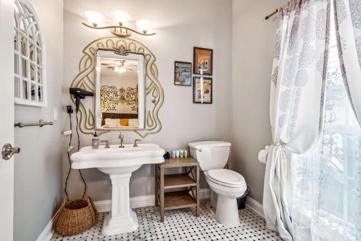 Spacious 5br 3ba With Private Courtyard And Heated Pool Villa New Orleans