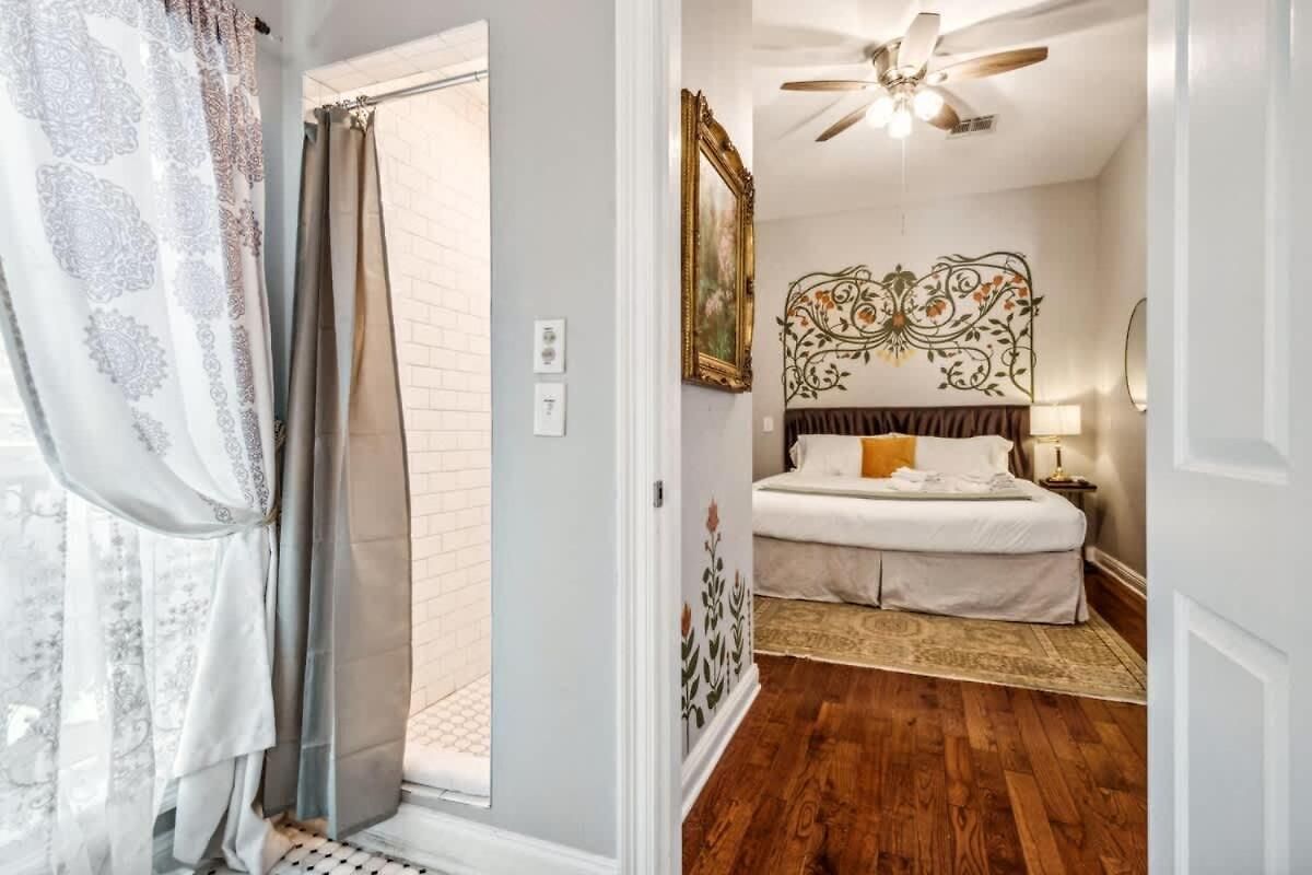Spacious 5br 3ba With Private Courtyard And Heated Pool Villa