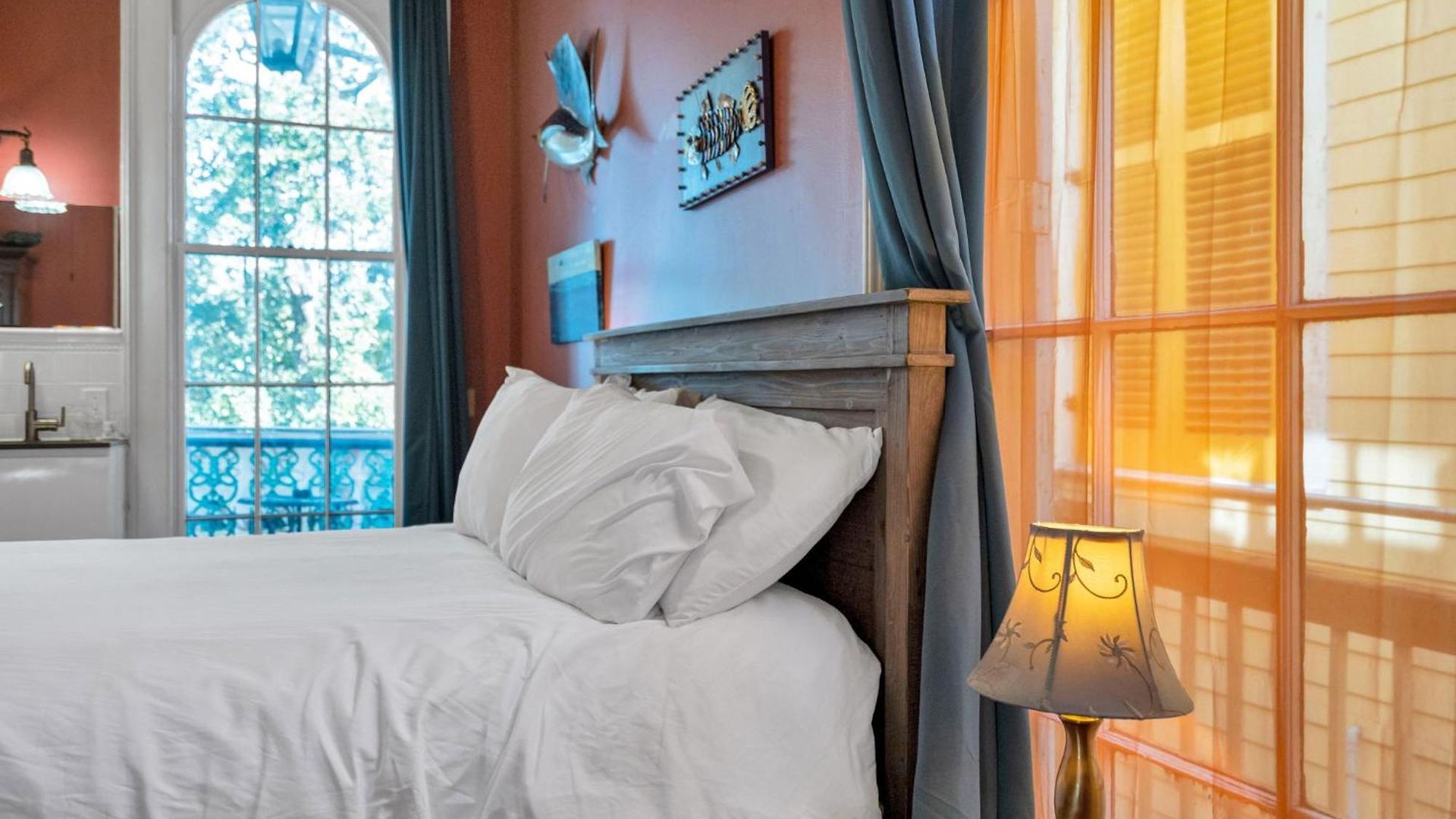 Peaceful Retreat W Balcony Near French Quarter Bed & Breakfast New Orleans