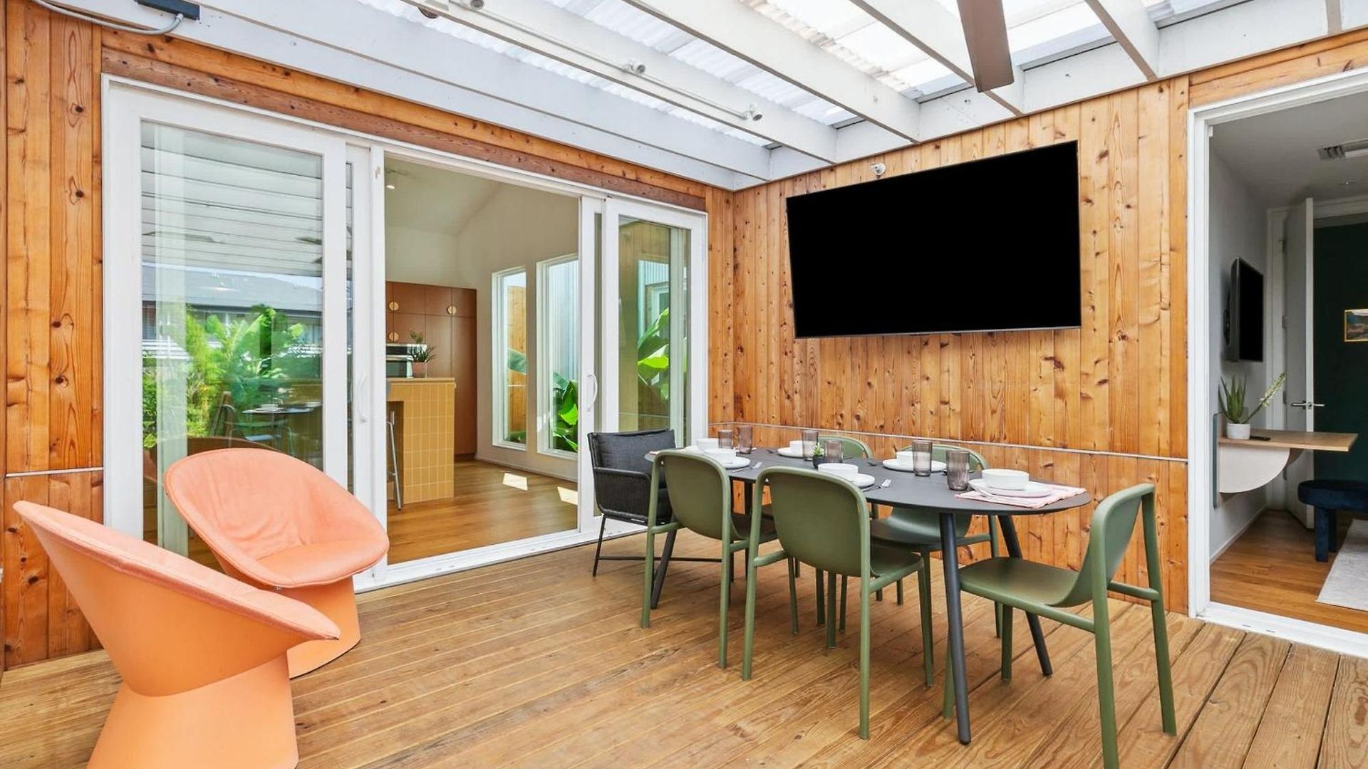 The Herald 12br Private