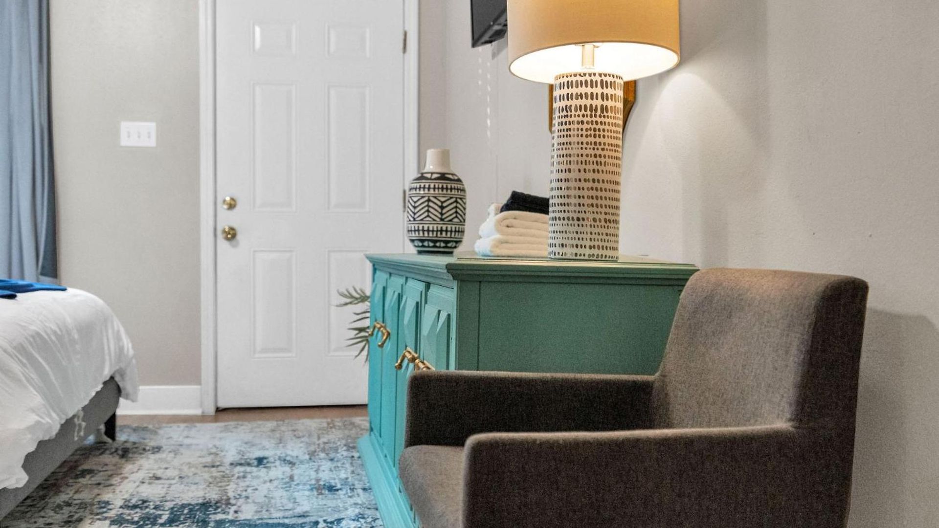 Tranquil Retreat W High Ceilings Near Streetcar * New Orleans