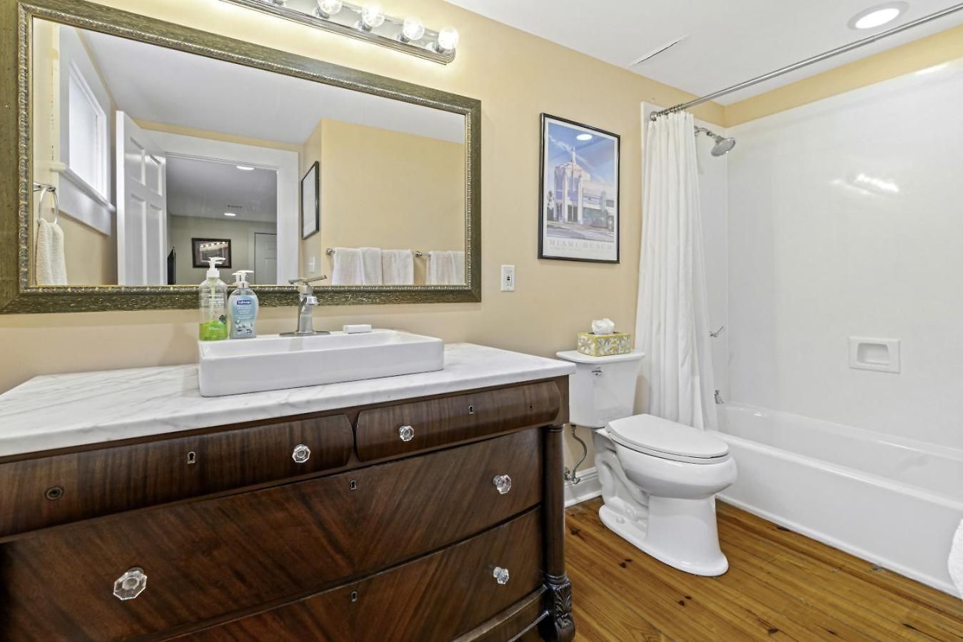 Chic Marigny Retreat Near French Quarter Holiday home