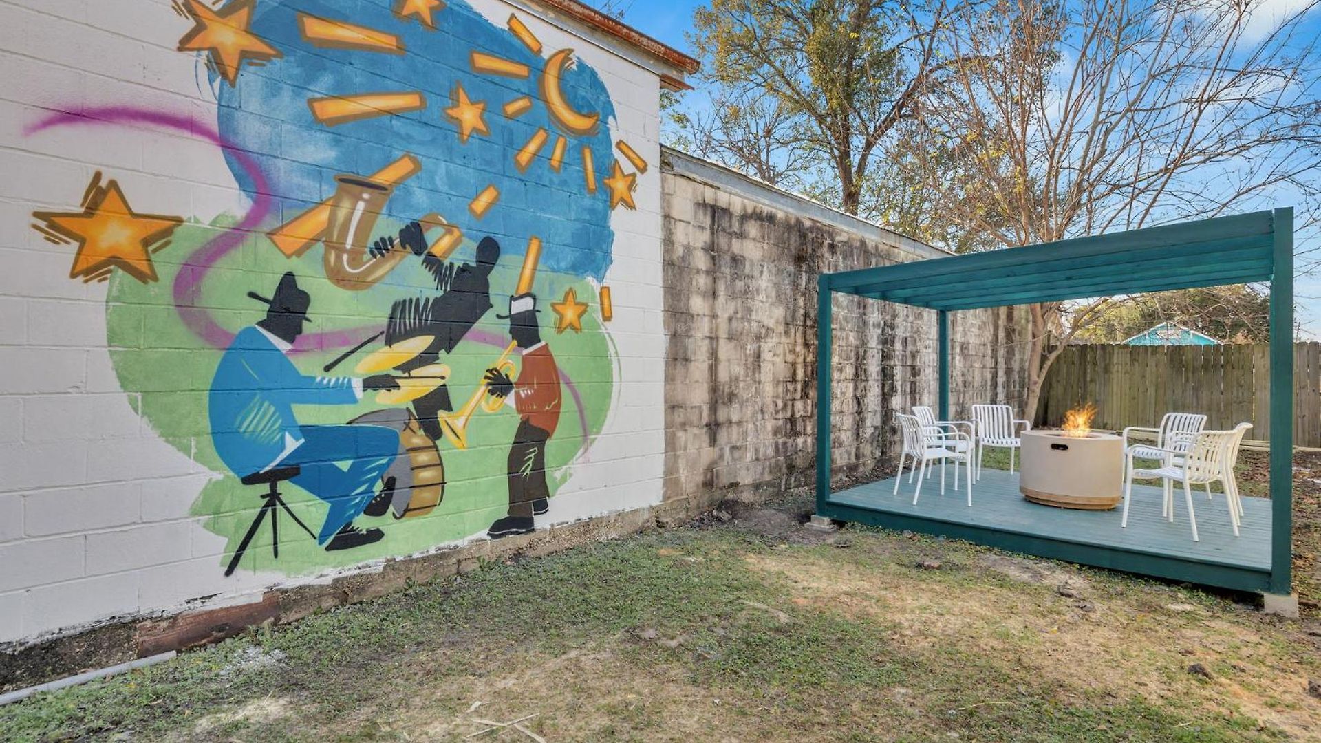 Shotgun W Porch & Backyard Near Streetcar Holiday home