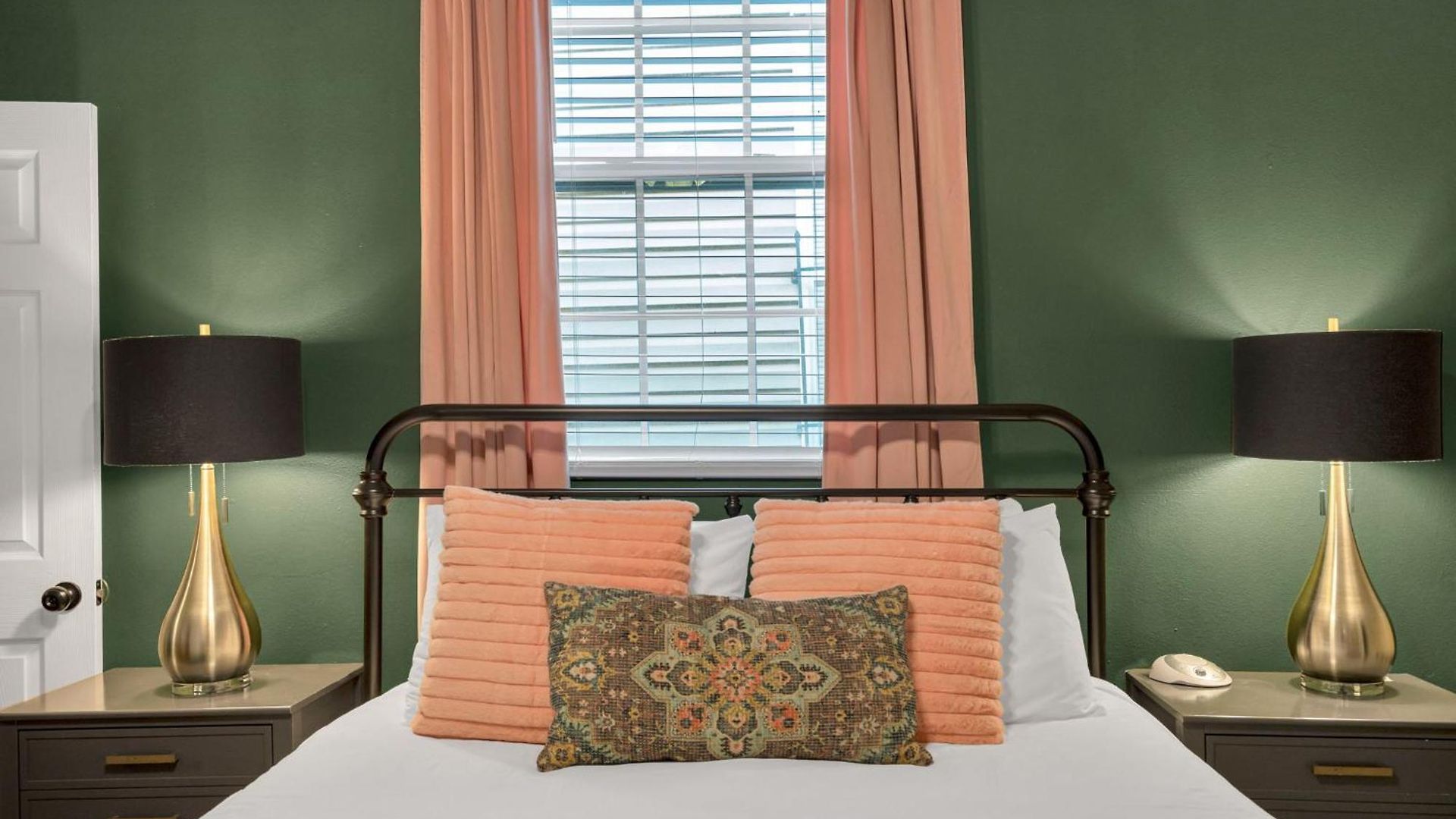 Tranquil Retreat W High Ceilings Near Streetcar Holiday home New Orleans