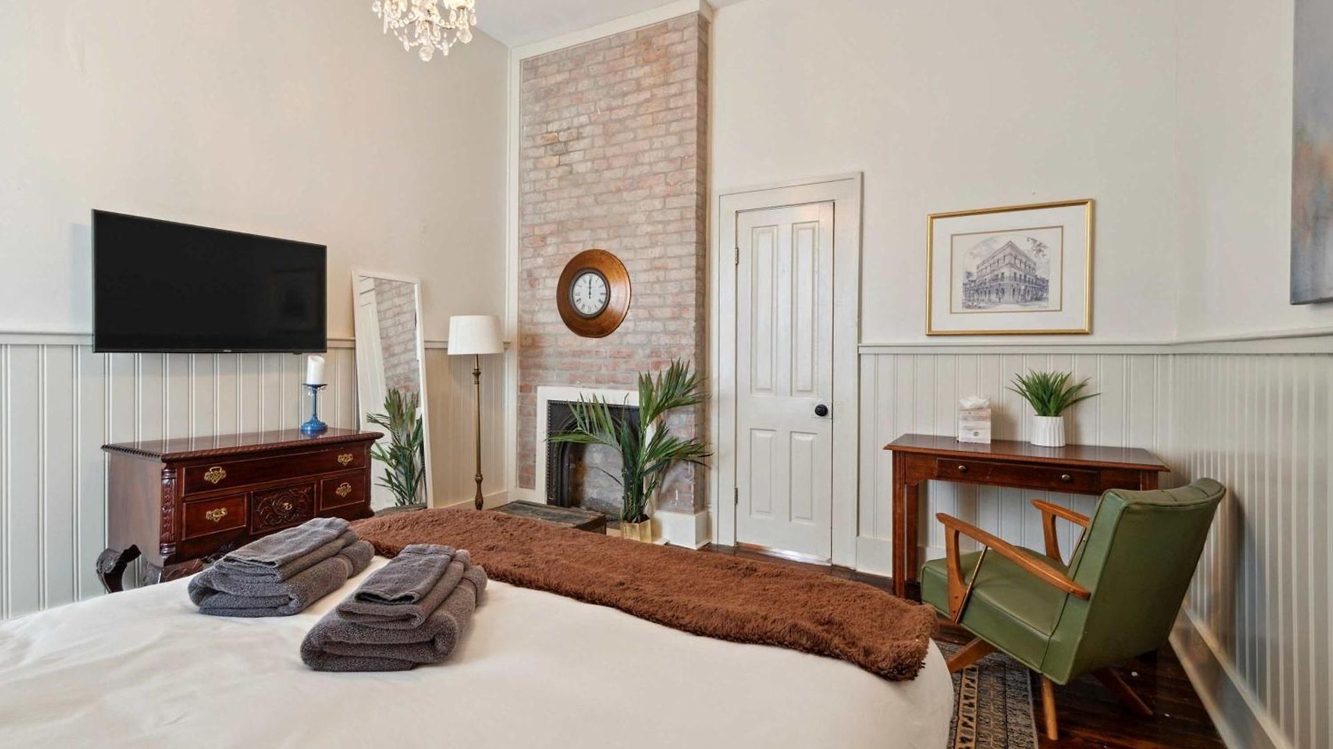 Bright W Heated Pool & Pool Table 5br 4ba * New Orleans