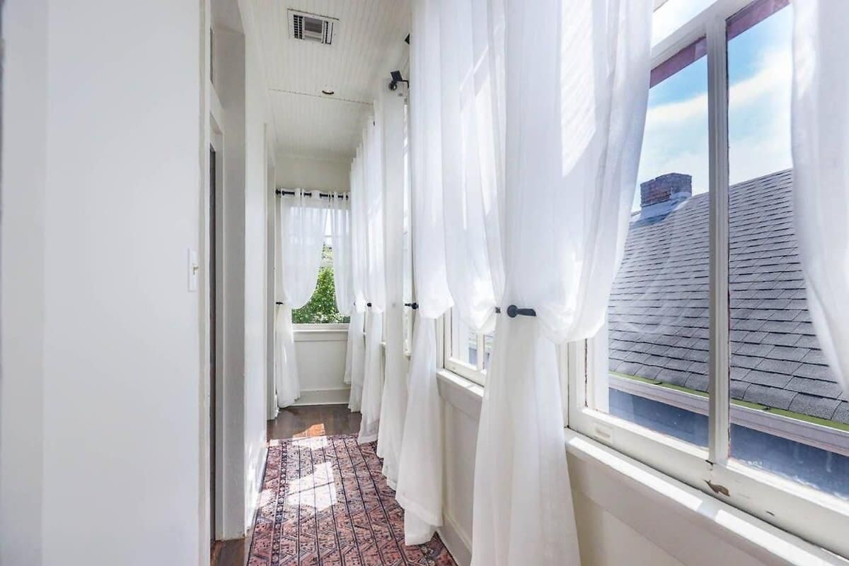 Bright W Heated Pool & Pool Table 5br 4ba