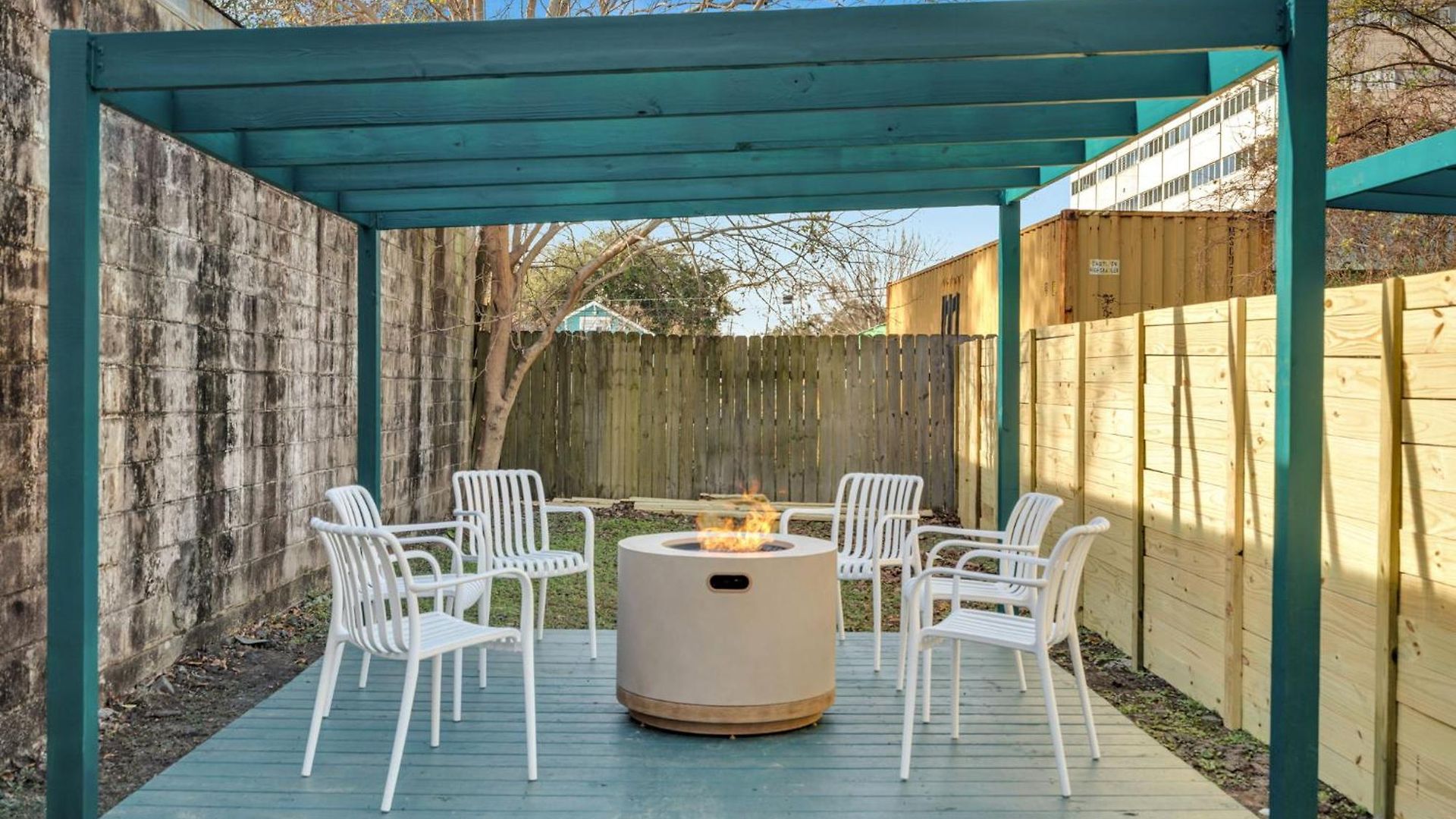 Holiday home Shotgun W Porch & Backyard Near Streetcar *