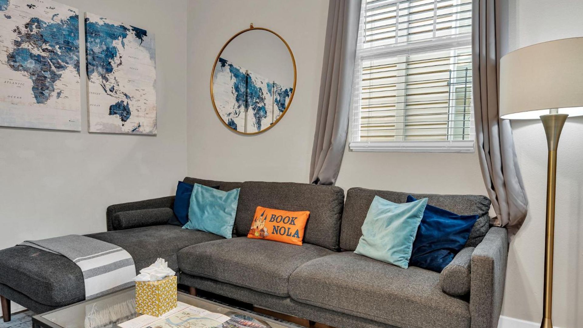 Tranquil Retreat W High Ceilings Near Streetcar