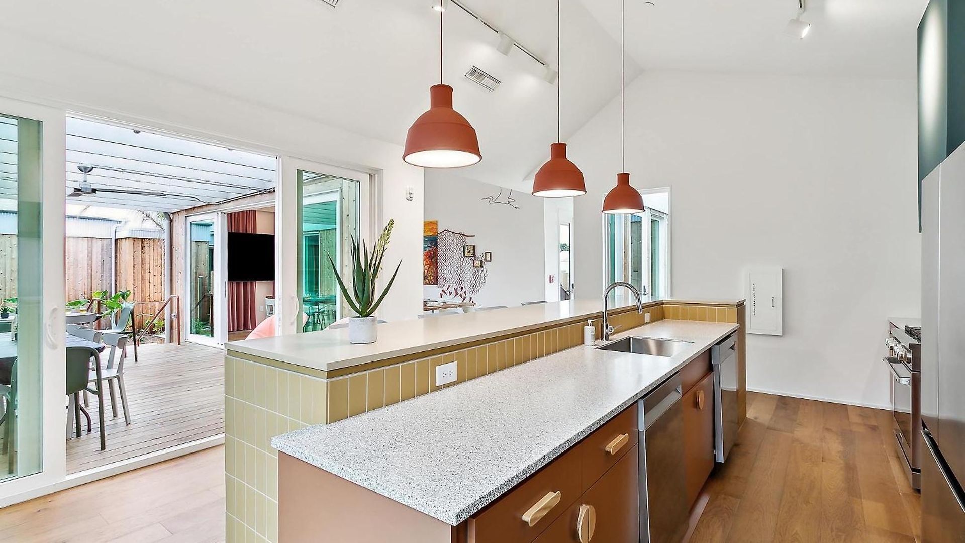 The Cocodrie Private 12br Holiday home *