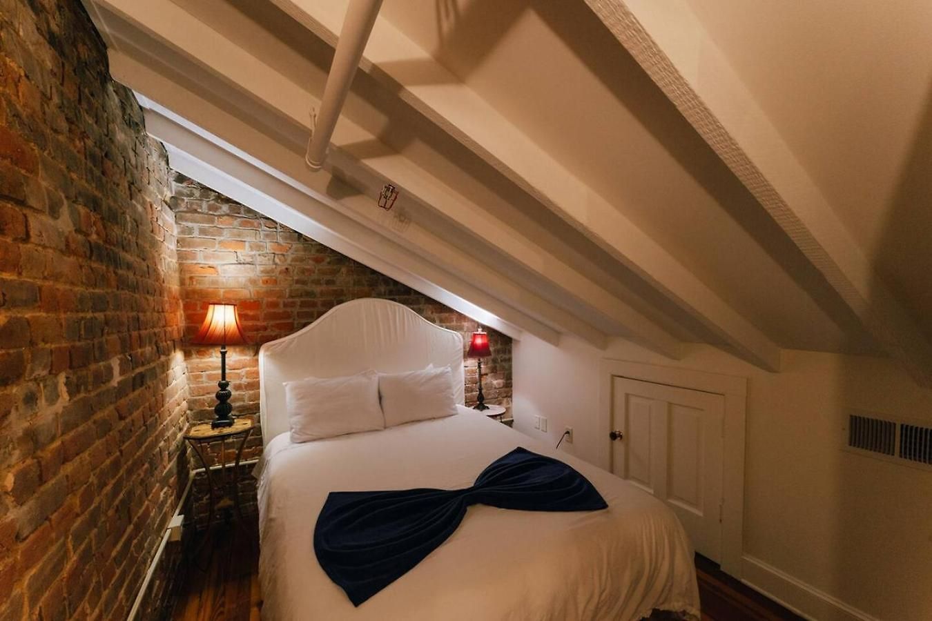 5 Themed Units In Fq With Pool New Orleans