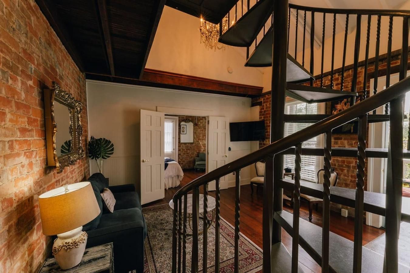 5 Themed Units In Fq With Pool New Orleans