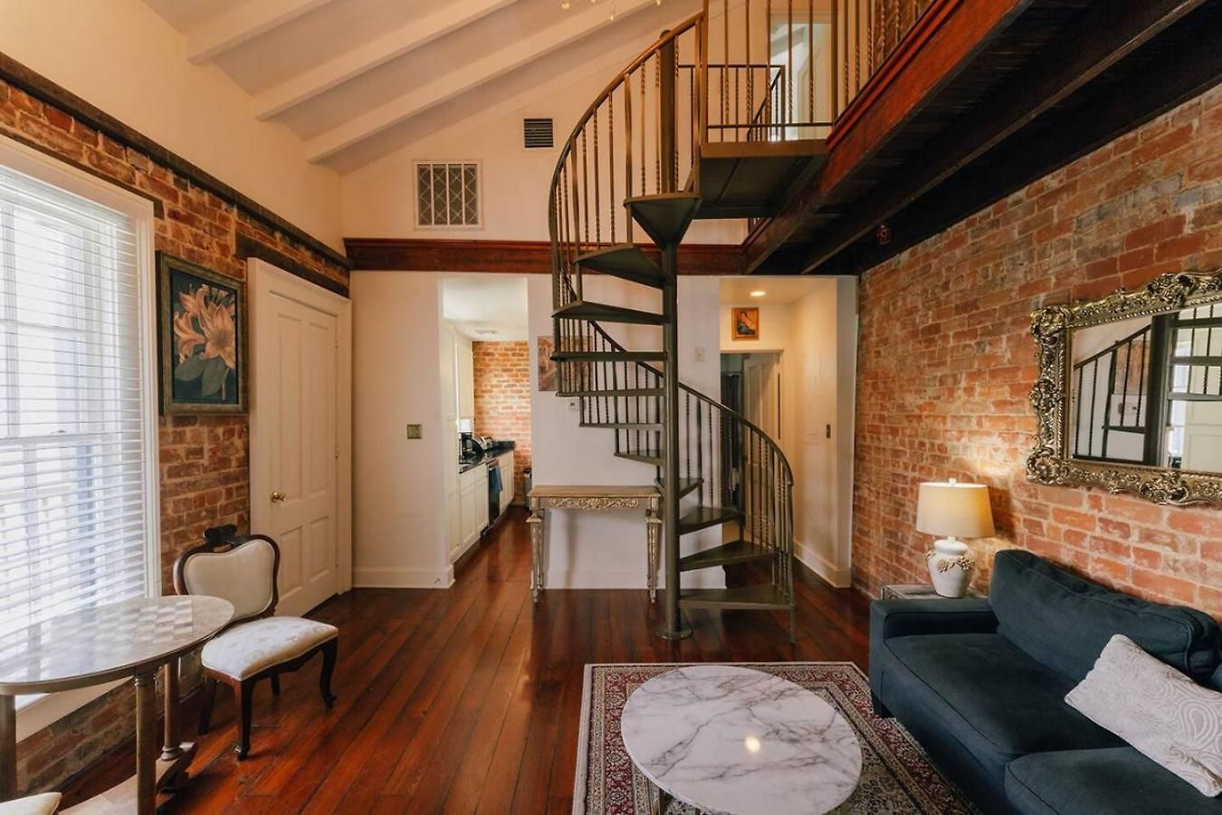 Holiday home 5 Themed Units In Fq With Pool