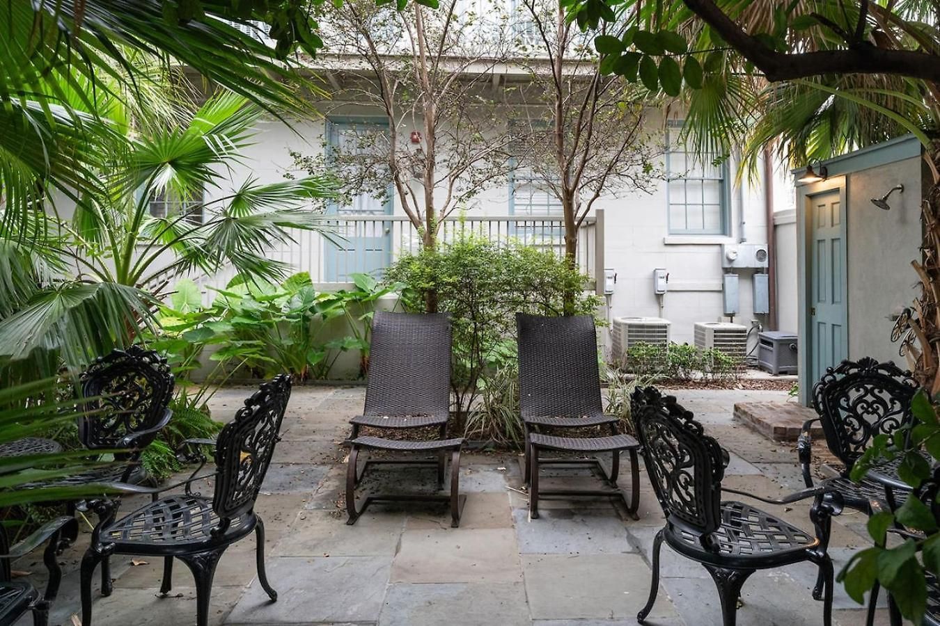 5 Themed Units In Fq With Pool New Orleans