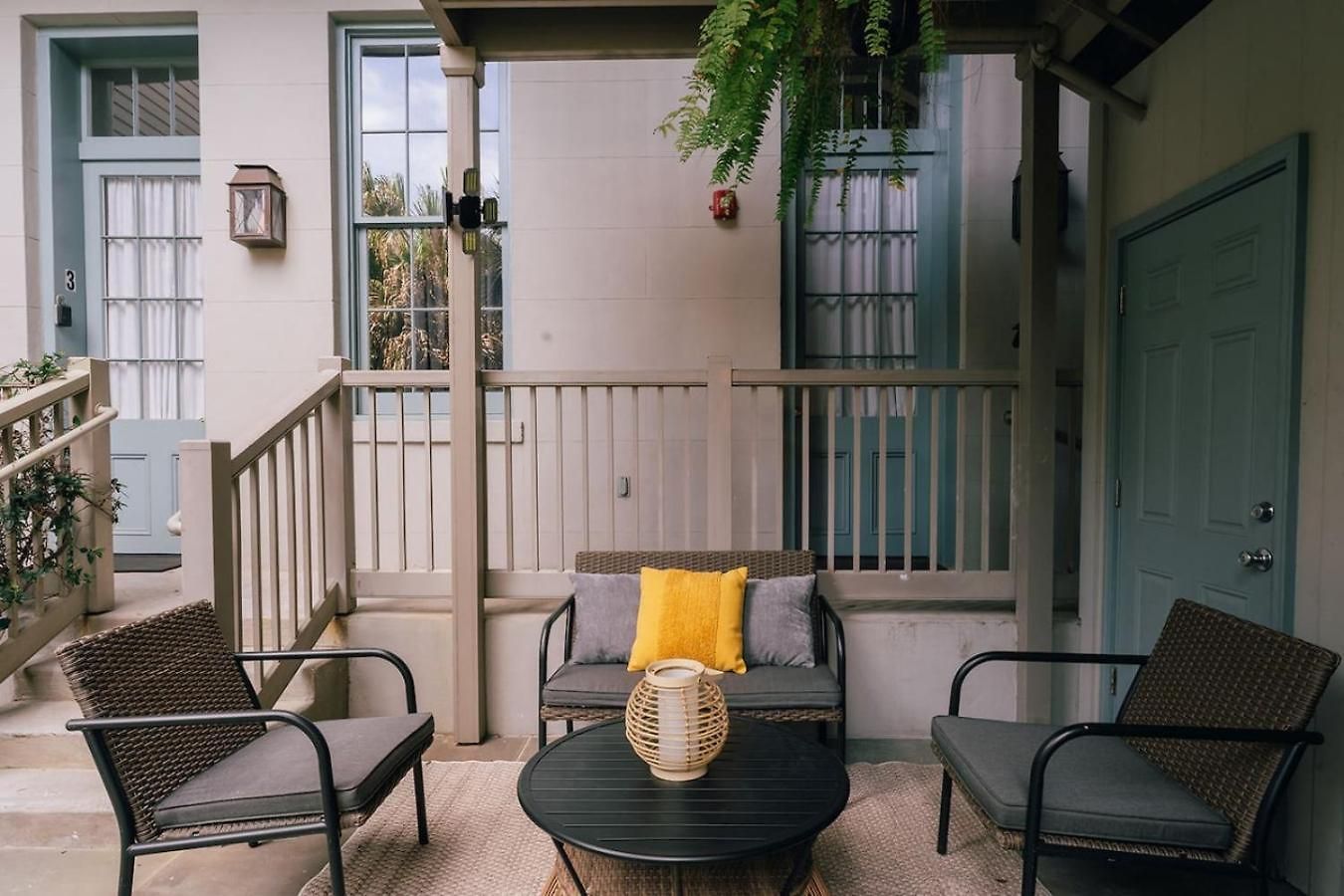 5 Themed Units In Fq With Pool New Orleans