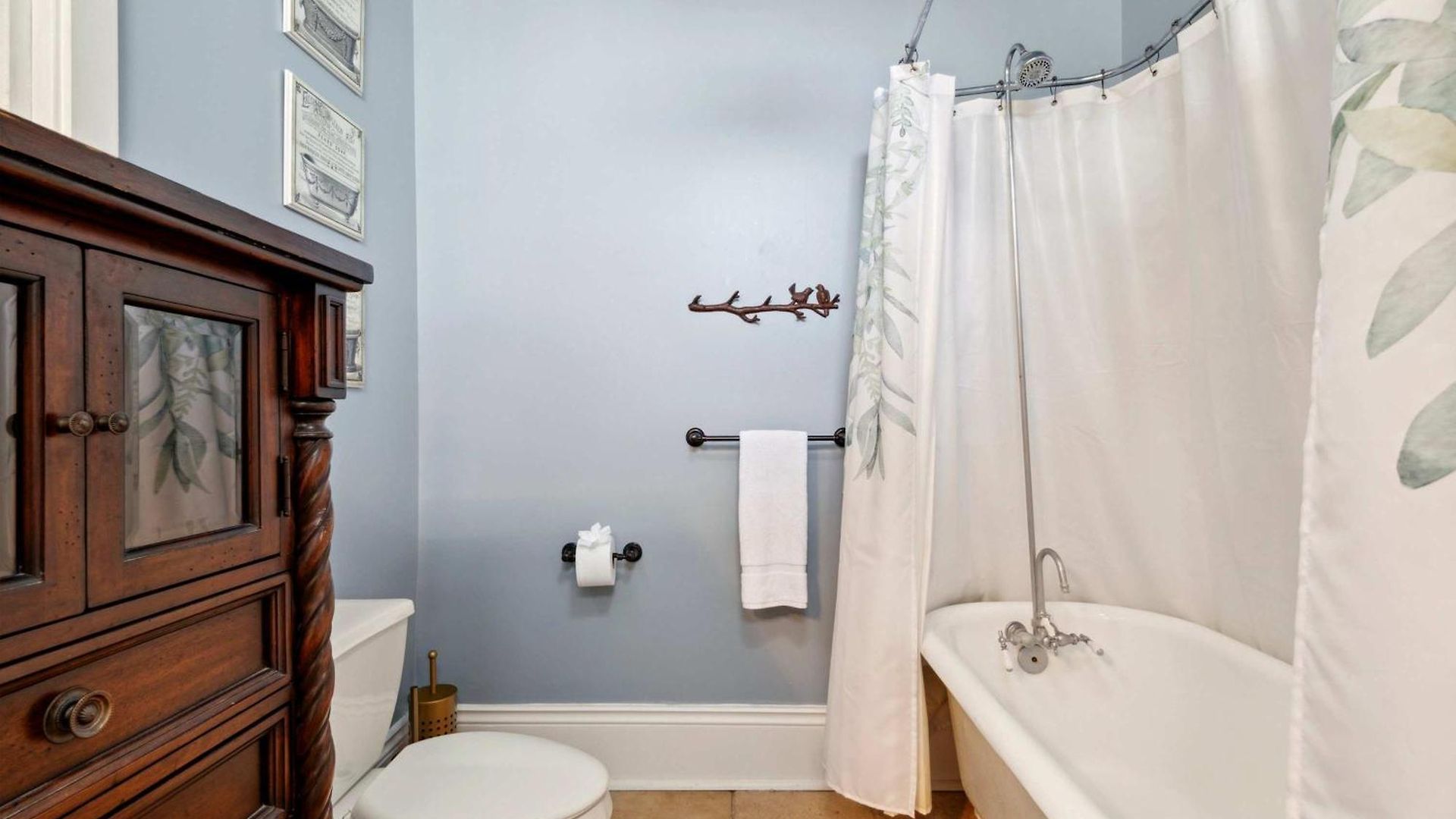 Bright W Heated Pool & Pool Table 5br 4ba