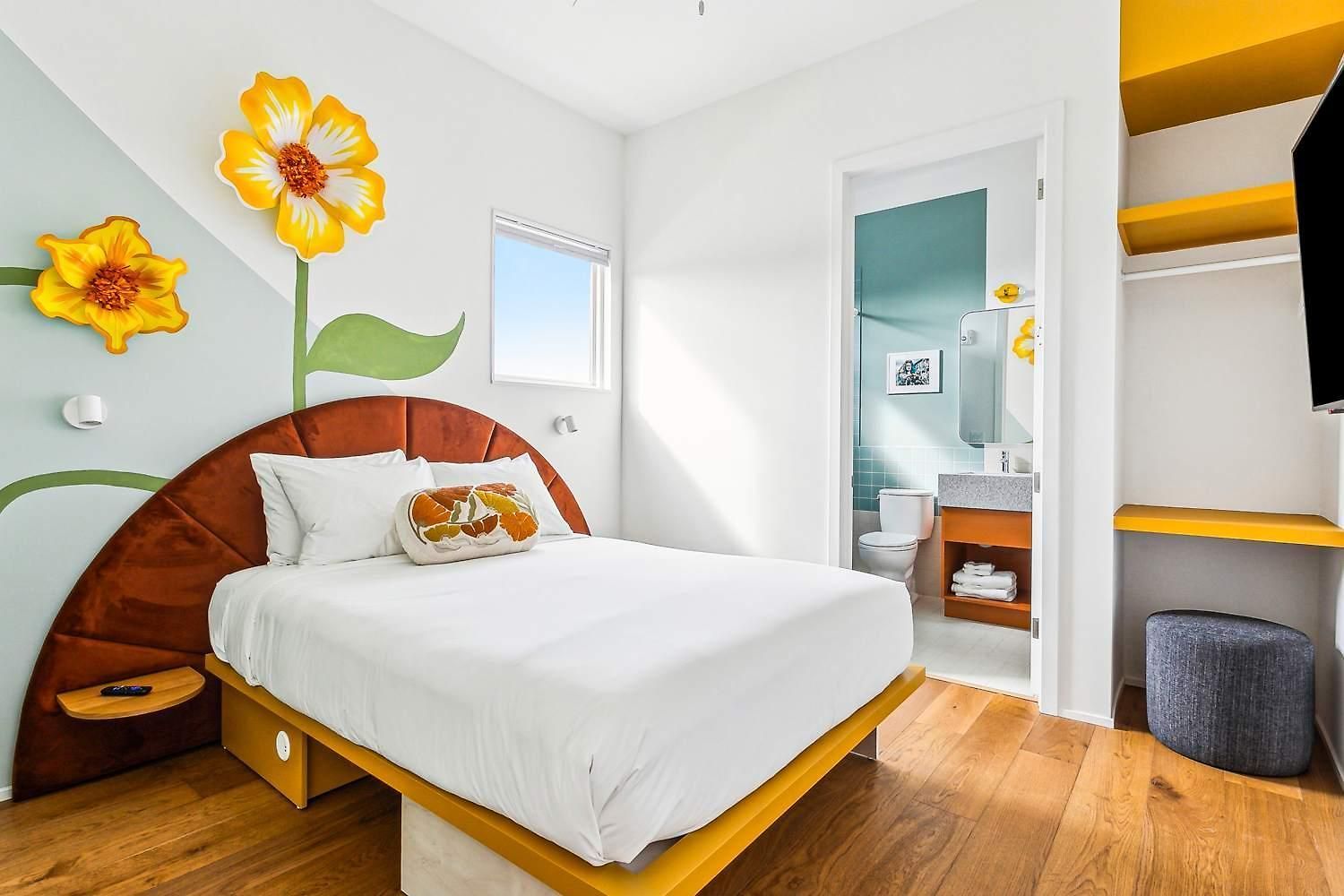 The Herald 12br Private