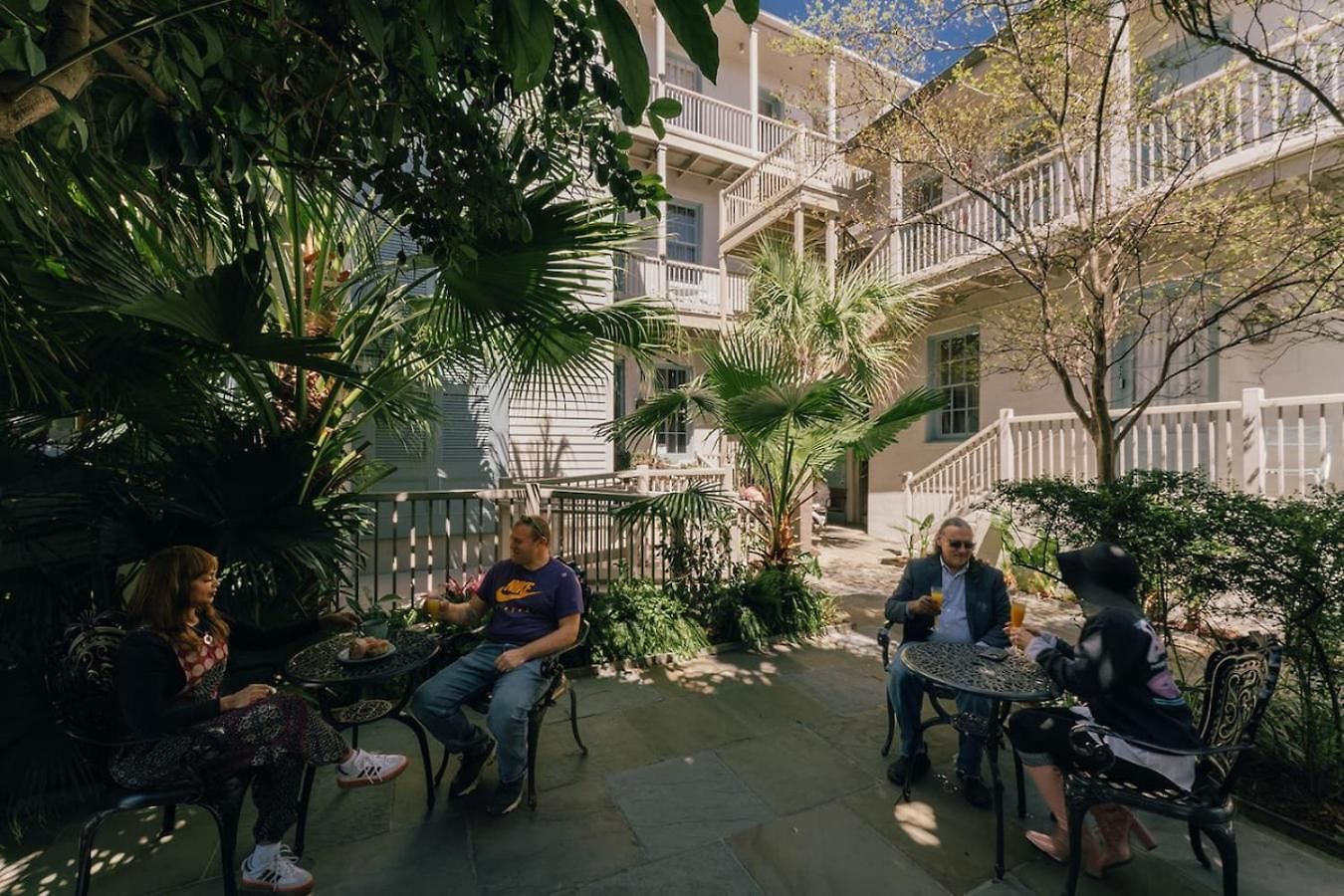 5 Themed Units In Fq With Pool * New Orleans