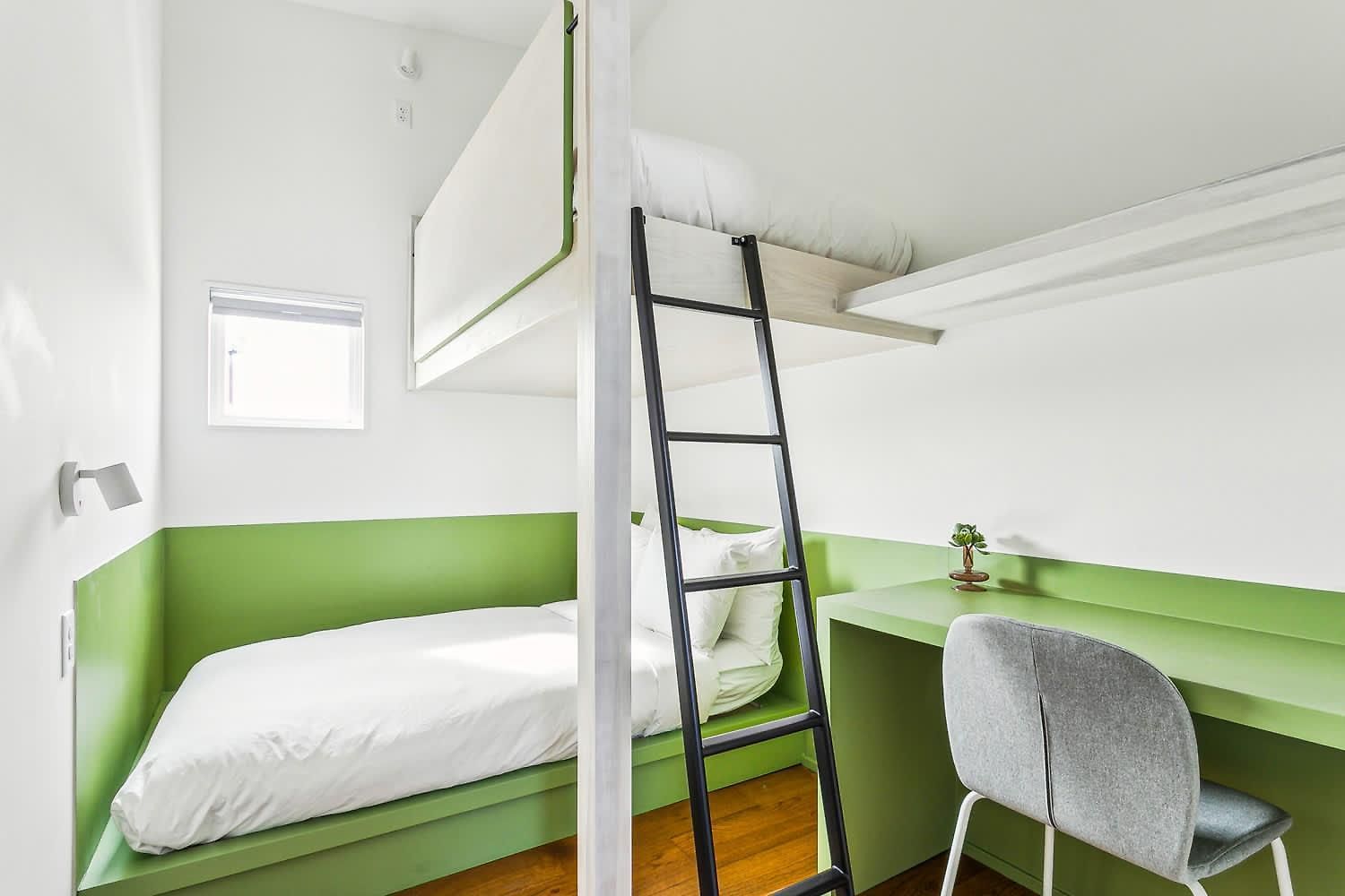 The Herald 12br Private *