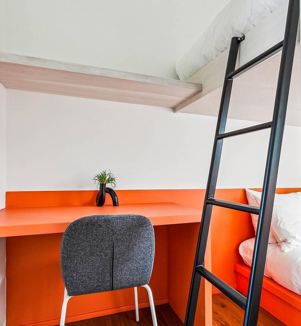 The Herald 12br Private