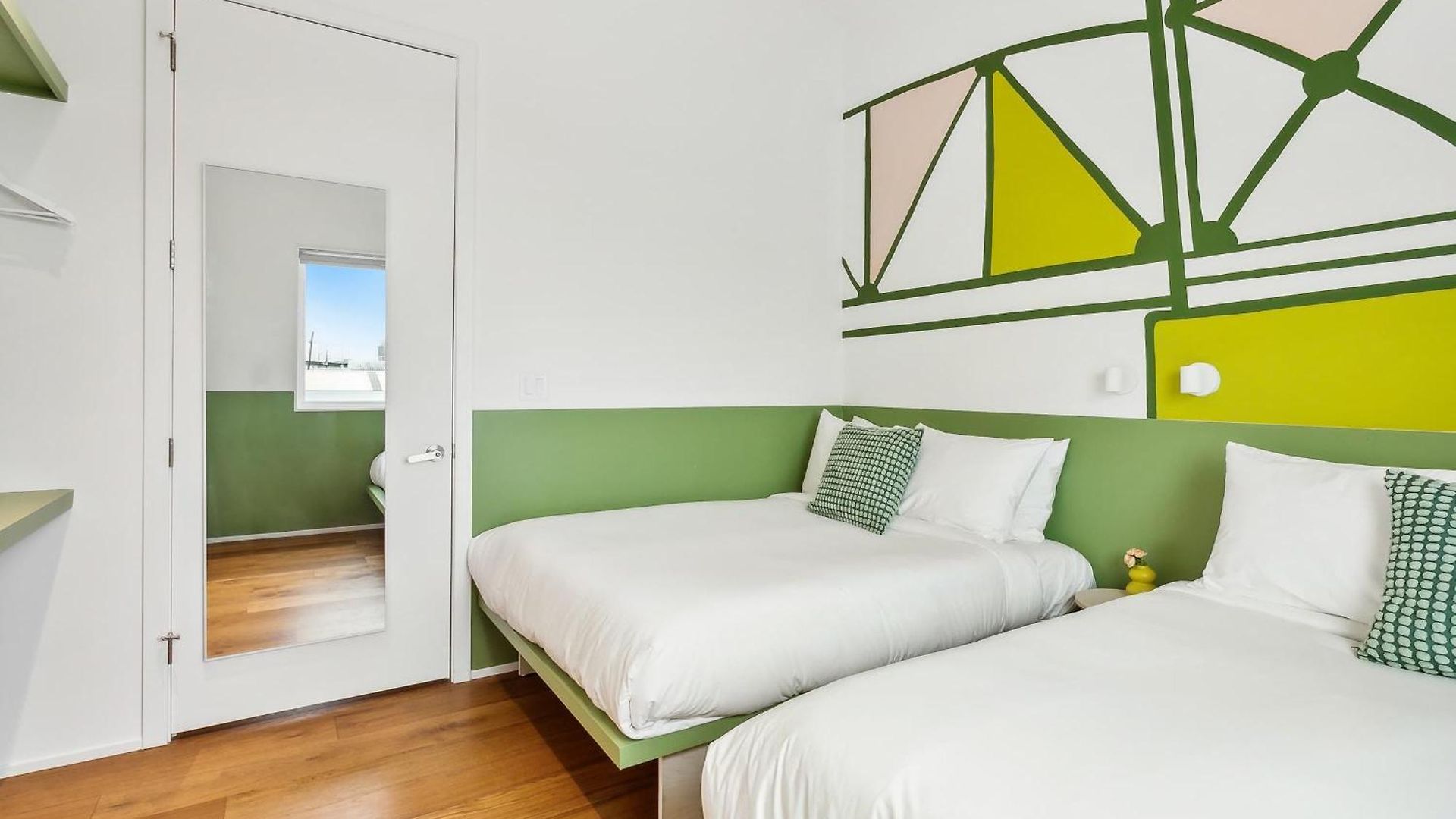 The Cocodrie Private 12br Holiday home *