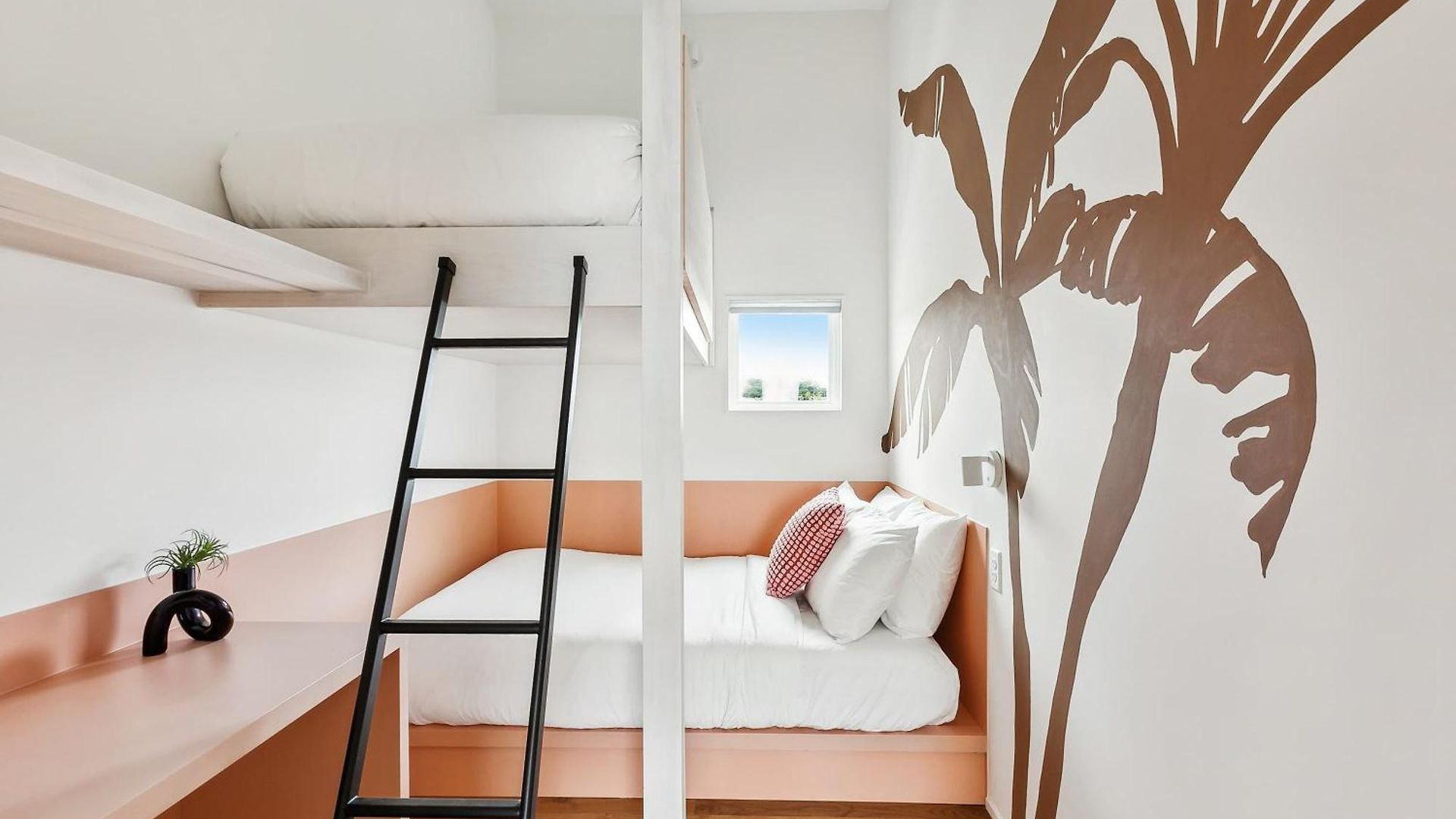 The Cocodrie Private 12br Holiday home