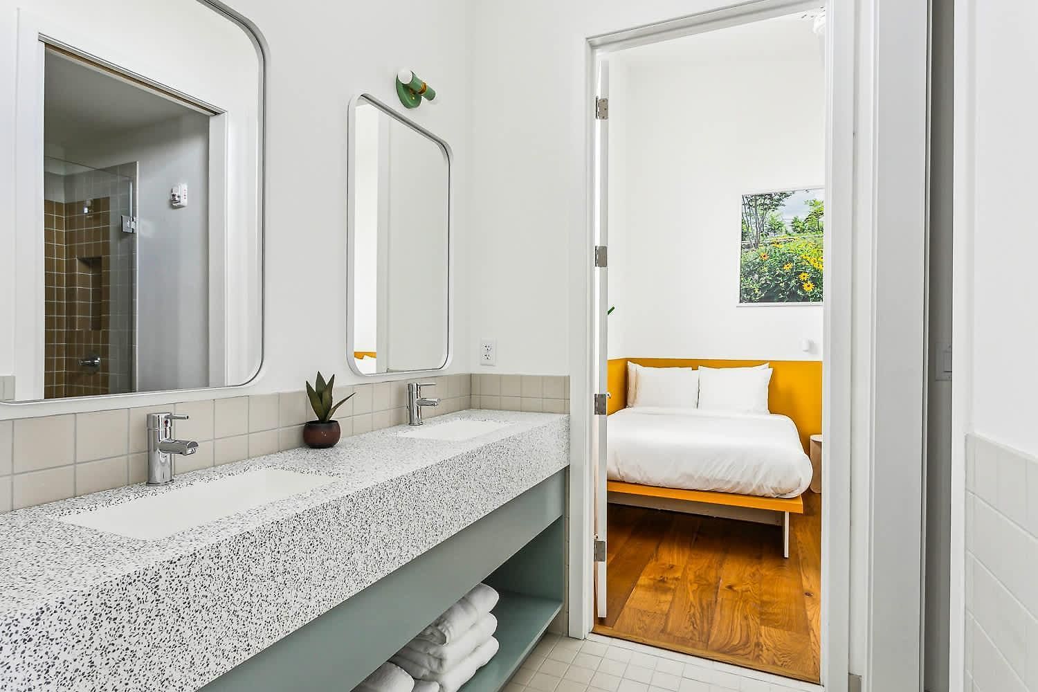 The Herald 12br Private *