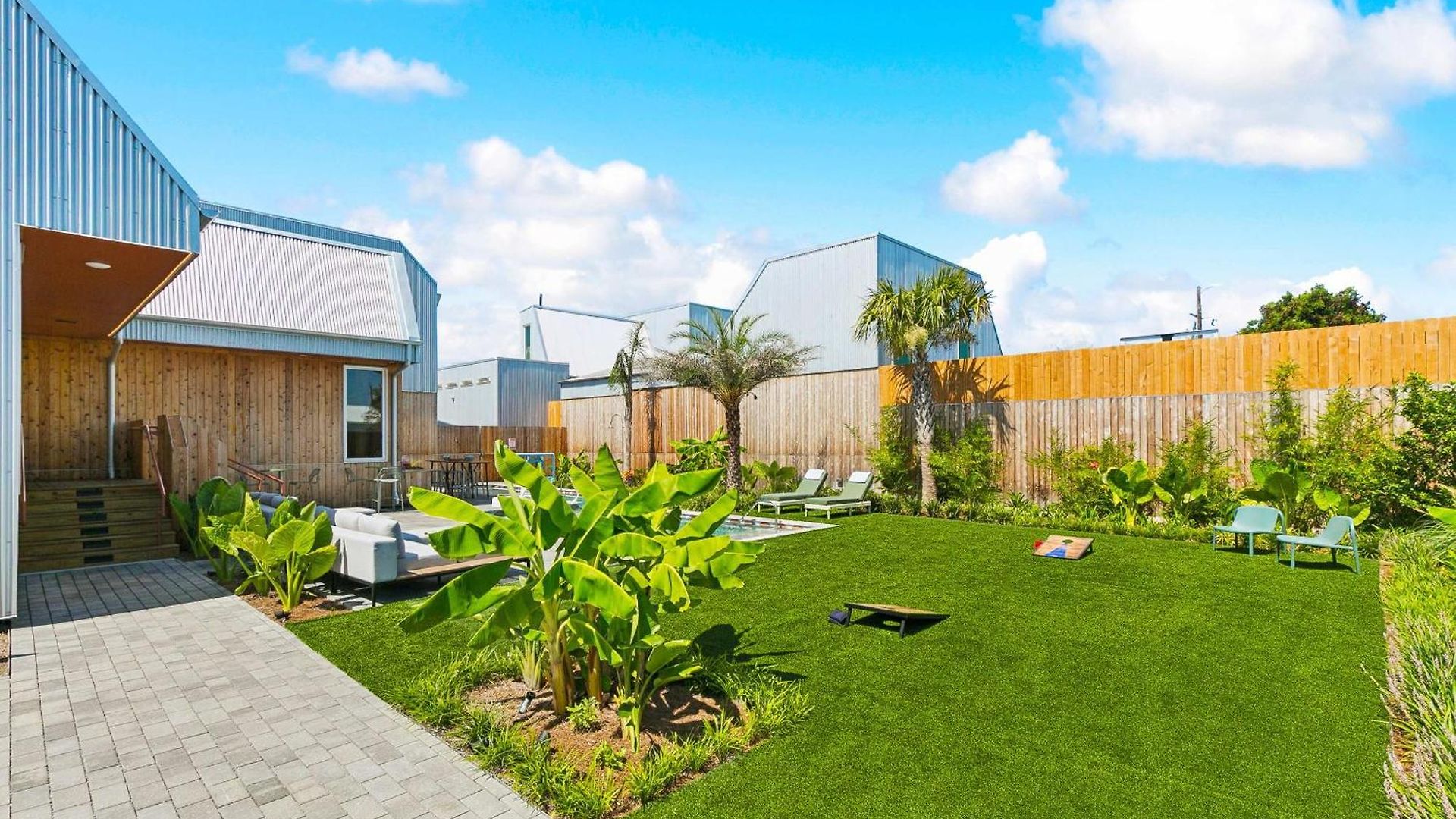 The Cocodrie Private 12br Holiday home *