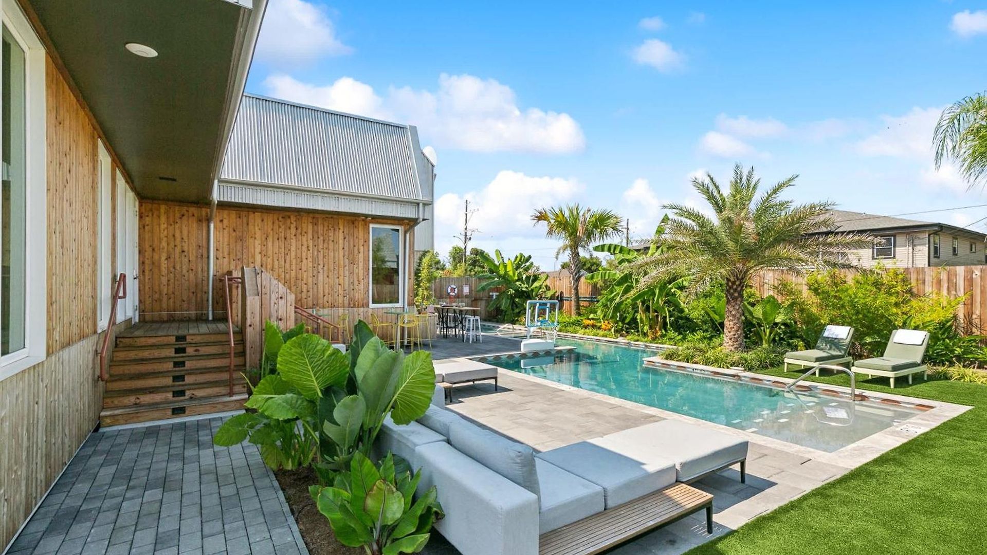 The Herald 12br Private *