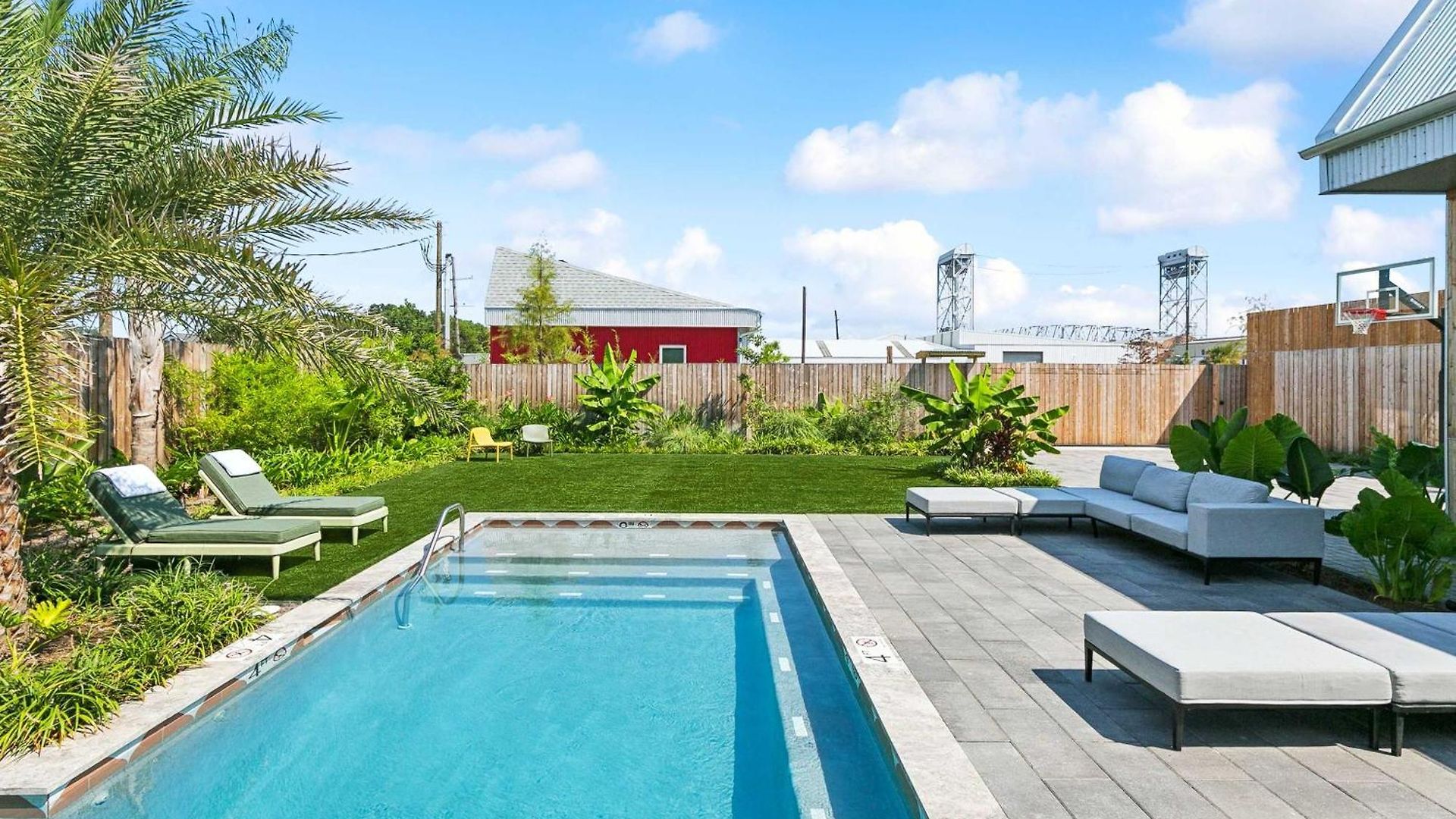 The Herald 12br Private Holiday home *