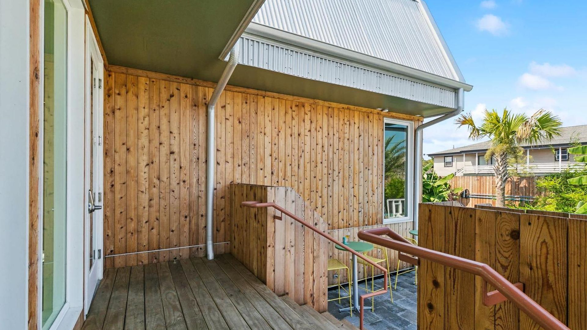 The Herald 12br Private