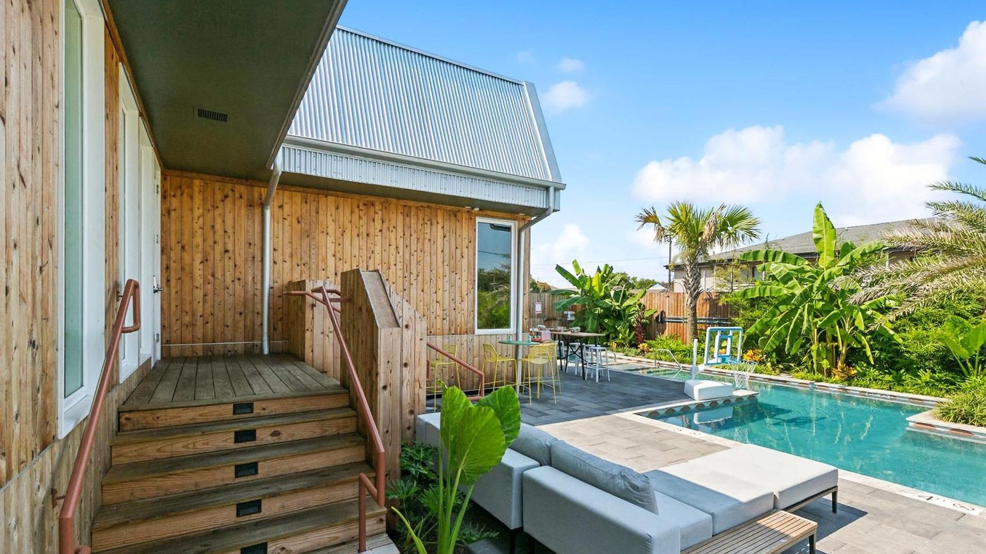 The Herald 12br Private *