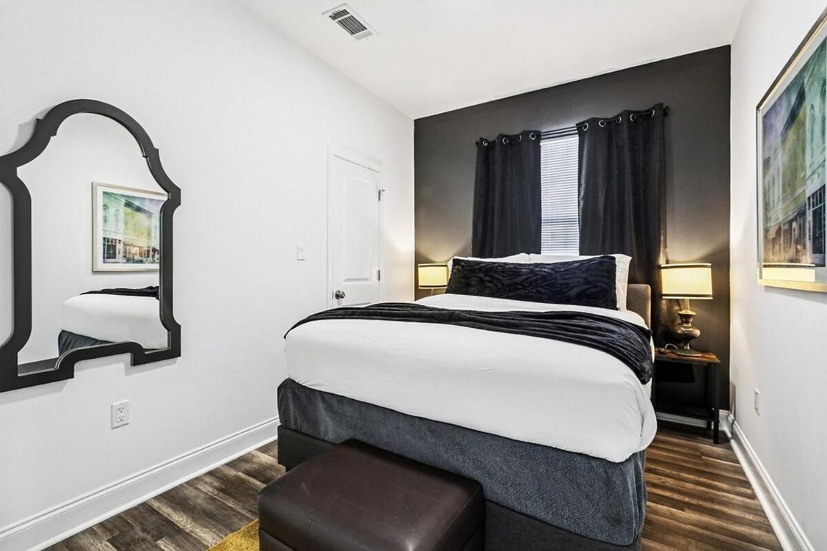 Apartment Spacious 10br Nola Home, Perfect For Groups, King Bed