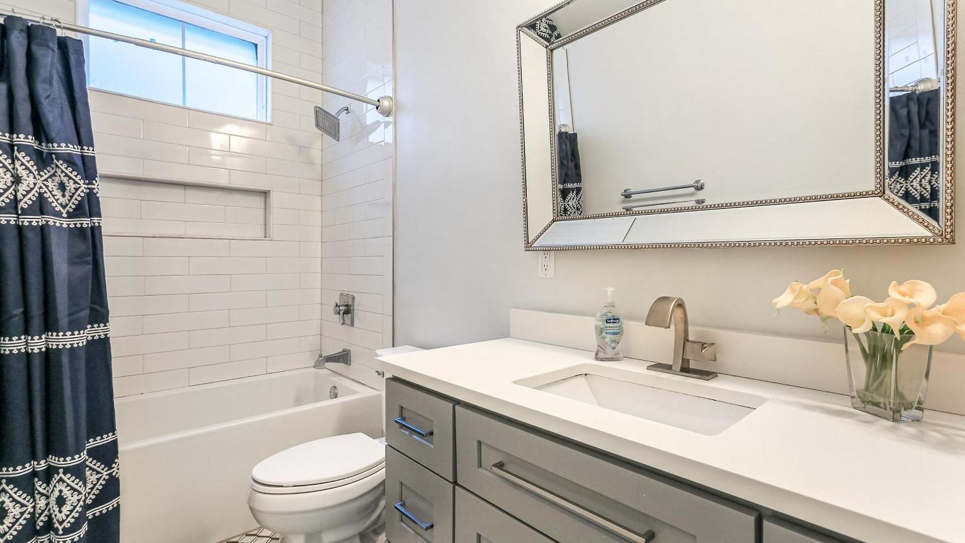 Sunny Walking Distance To Quarter And Dome * New Orleans