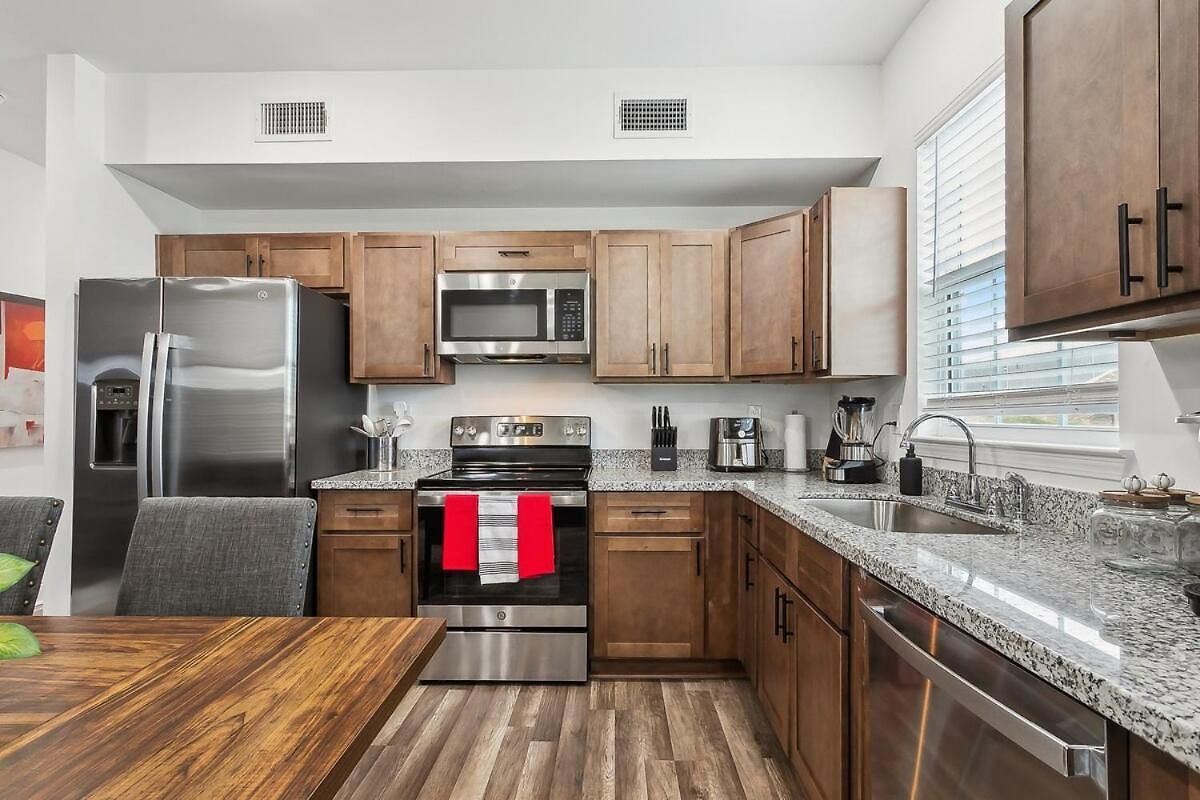 Apartment Spacious 10br Nola Home, Perfect For Groups, King Bed *