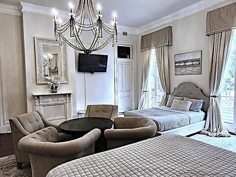Walker Mansion On St Charles Ave - Unit 4 Apartment *