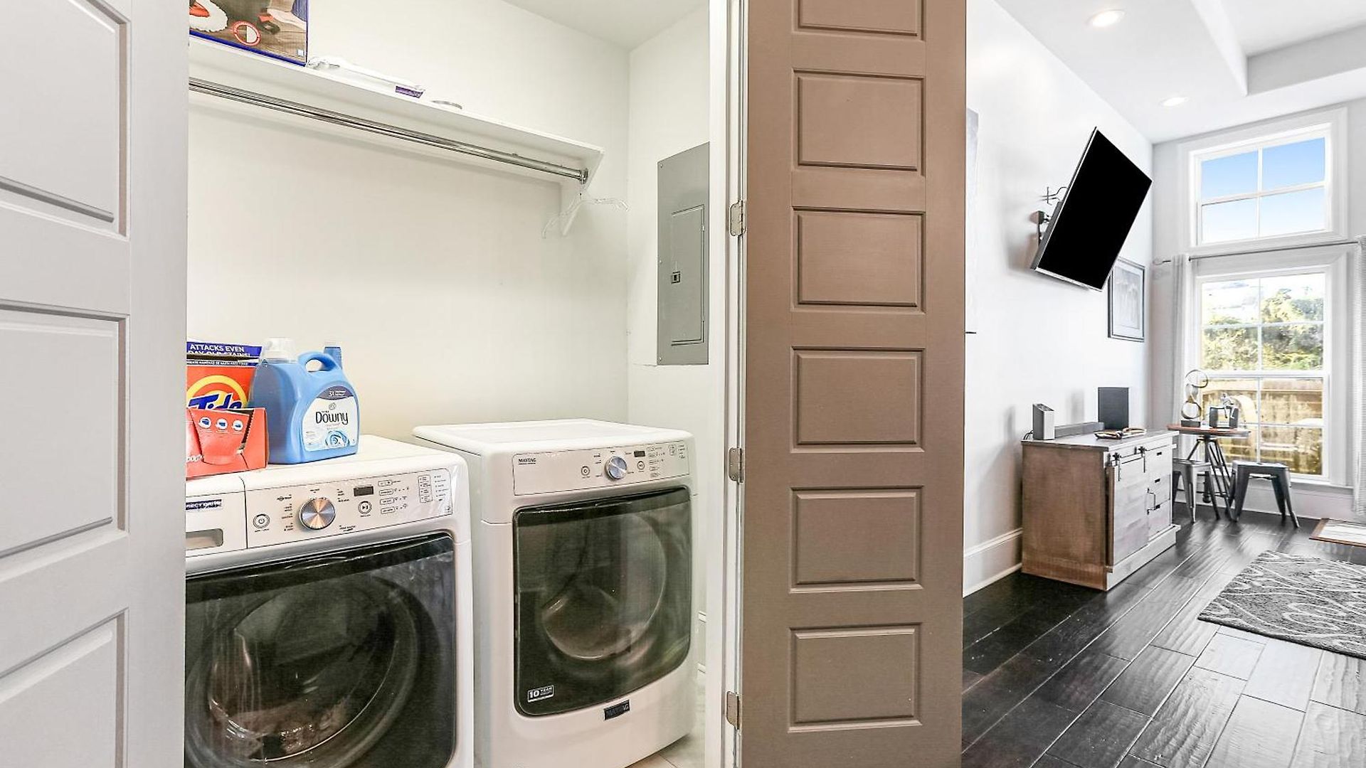 Sunny Walking Distance To Quarter And Dome Apartment *