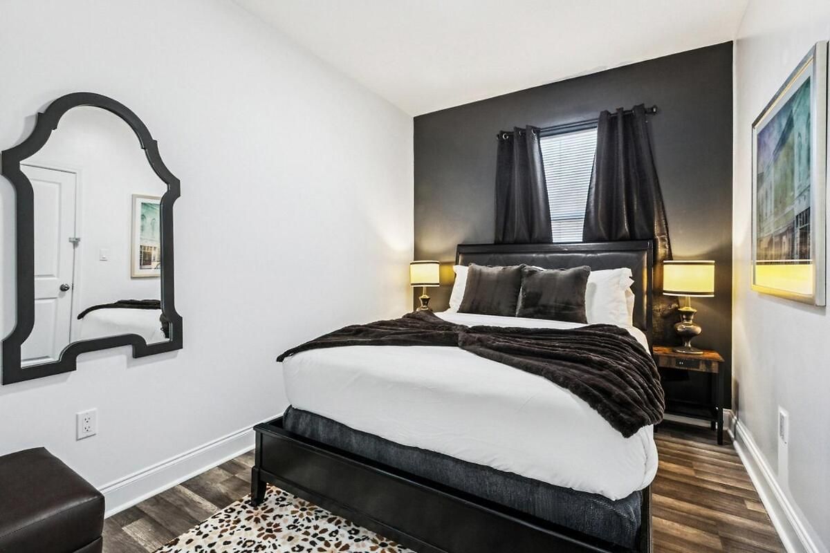 Spacious 10br Nola Home, Perfect For Groups, King Bed Apartment