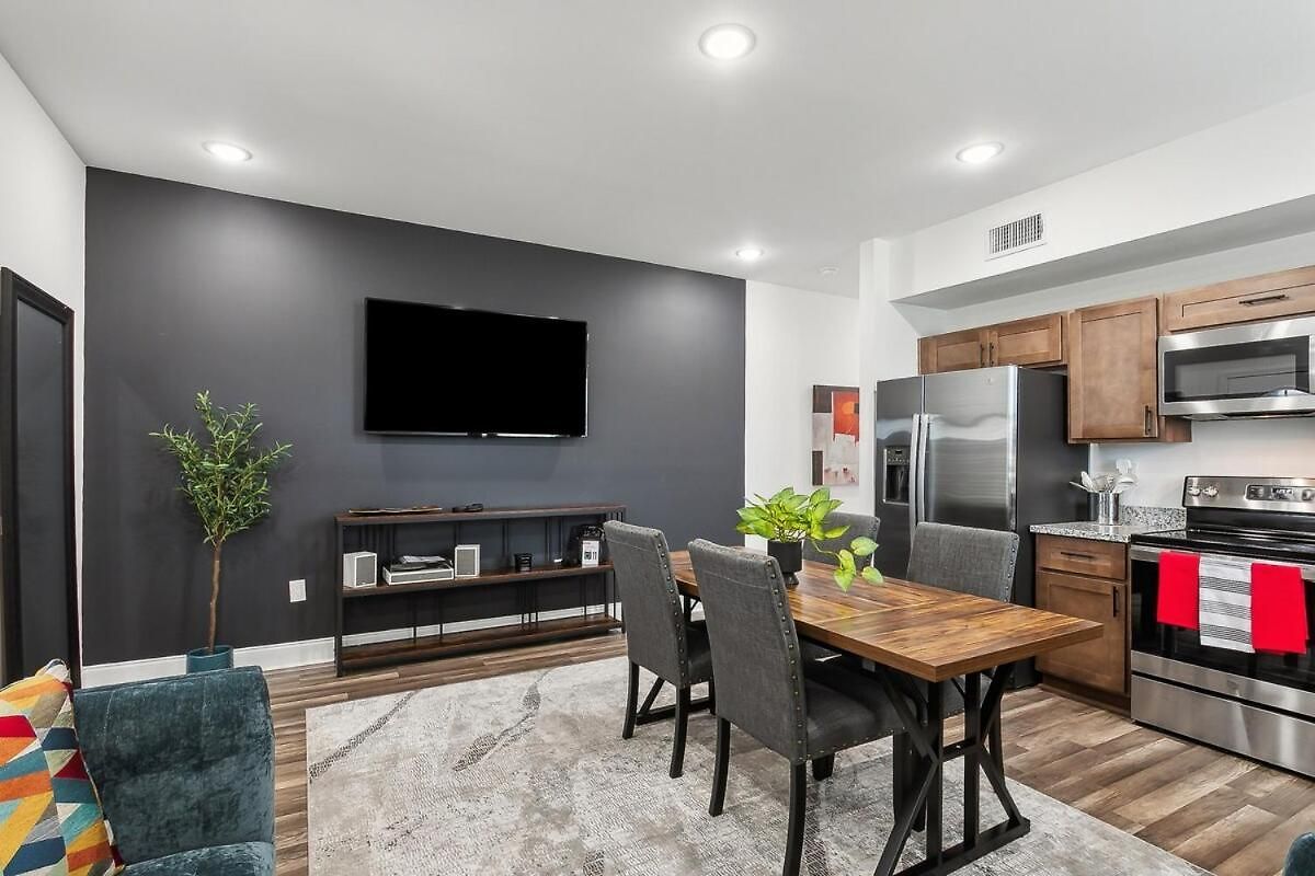 Spacious 10br Nola Home, Perfect For Groups, King Bed