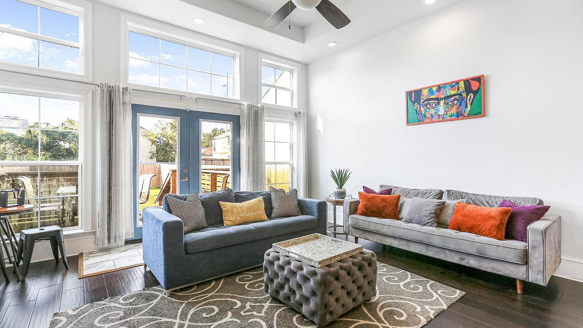Sunny Walking Distance To Quarter And Dome Apartment *