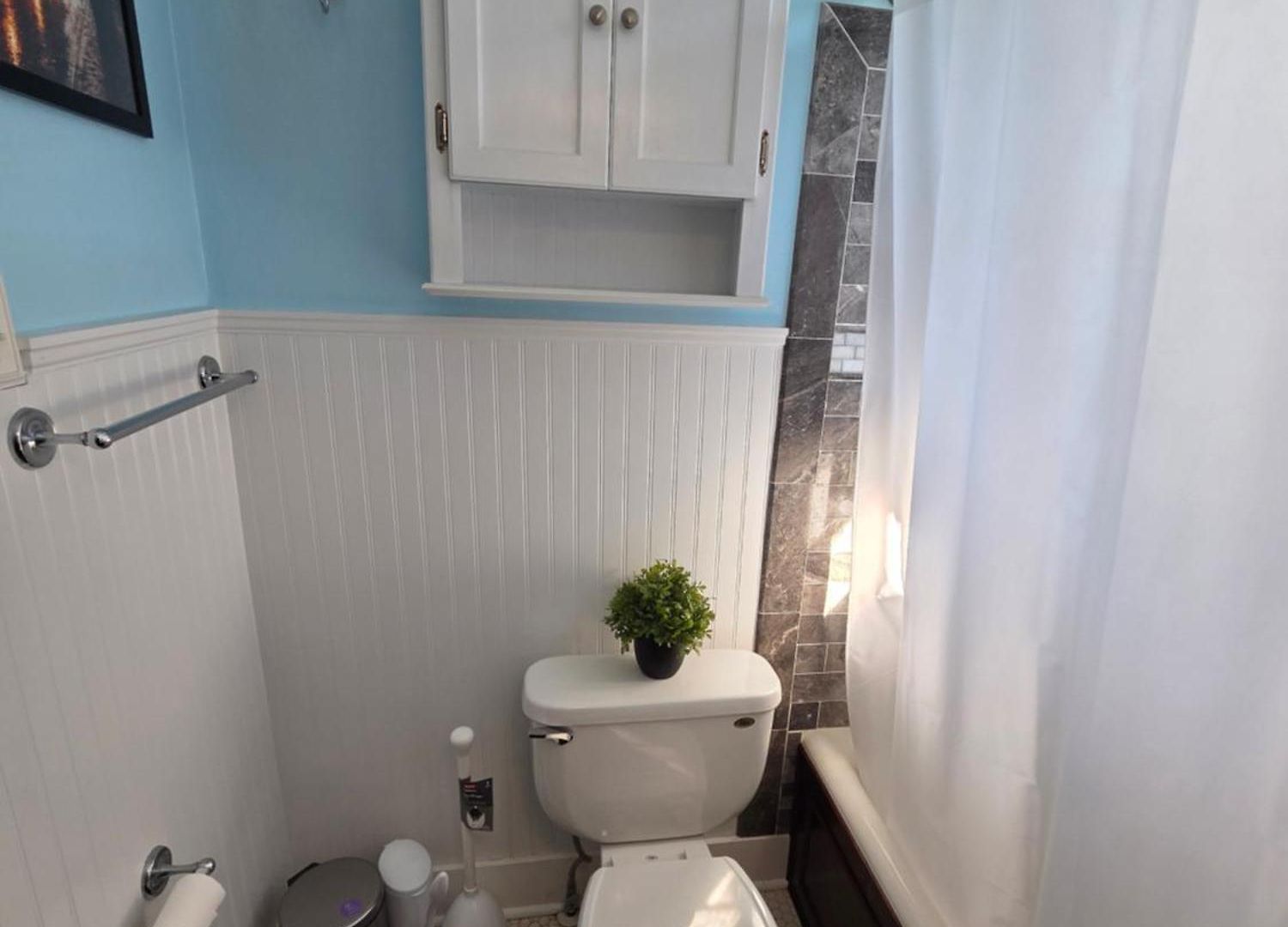 Private Bedroom Bath Sitting & Porch * New Orleans