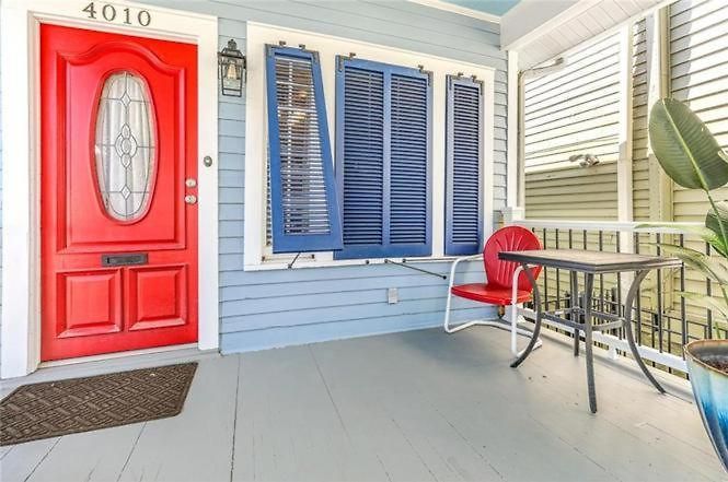 Private Bedroom Bath Sitting & Porch Apartment *
