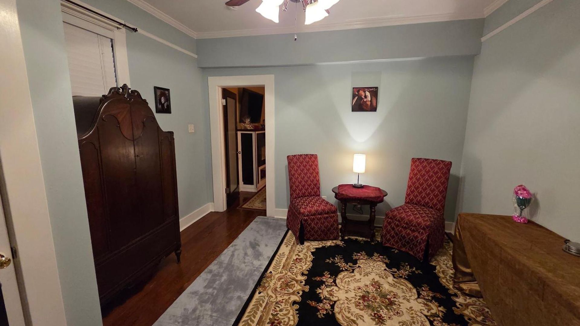 Private Bedroom Bath Sitting & Porch Apartment *