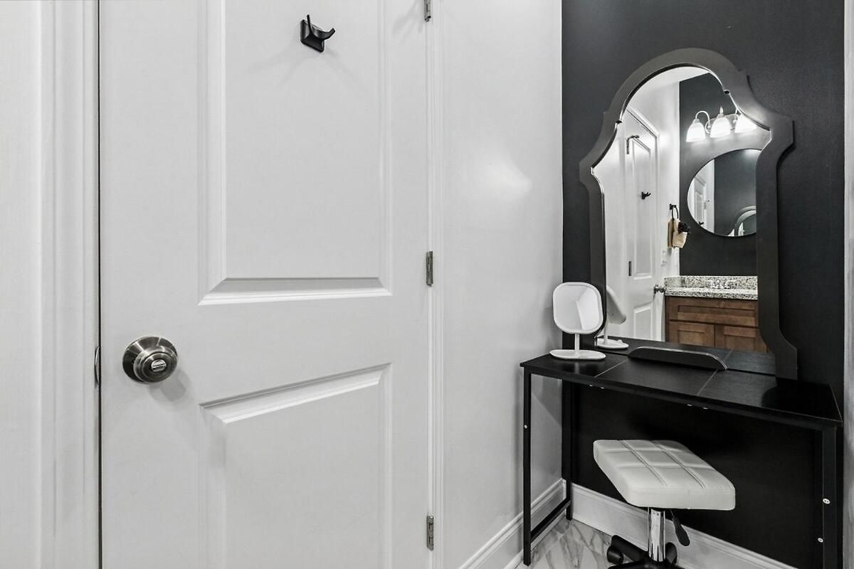 Spacious 10br Nola Home, Perfect For Groups, King Bed Apartment *