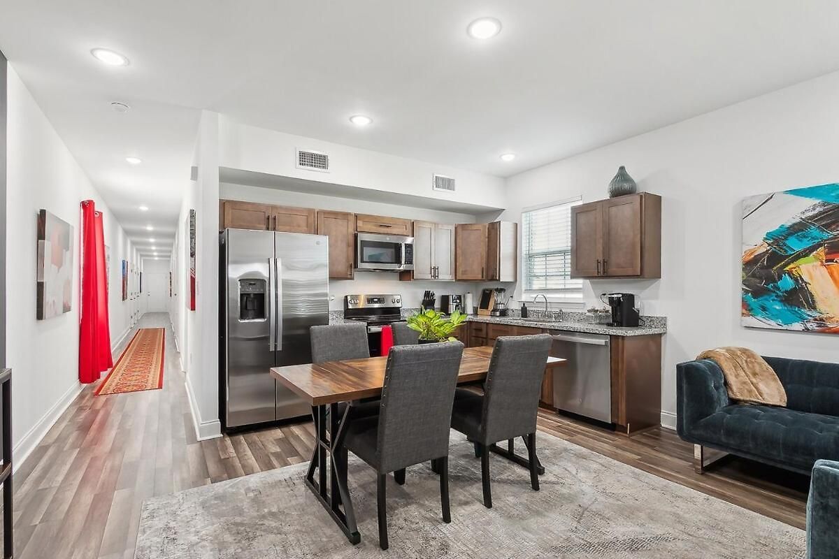 Apartment Spacious 10br Nola Home, Perfect For Groups, King Bed