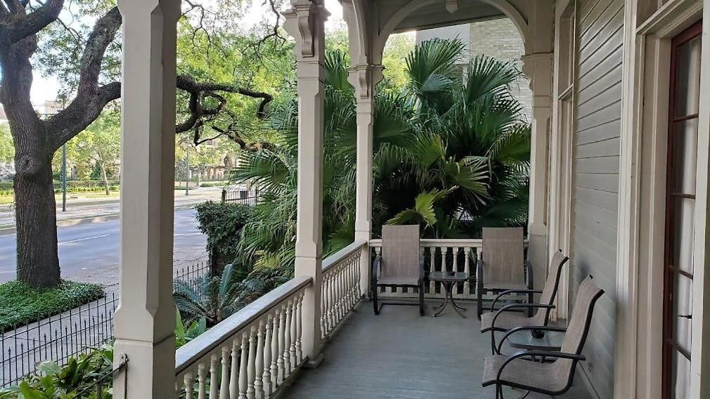 Walker Mansion On St Charles Ave - Unit 4 *