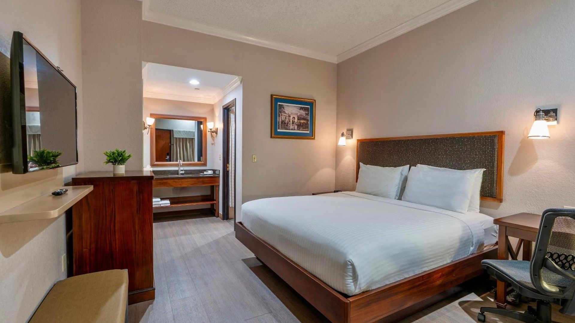 Hotel Wyndham Garden New Orleans Downtown 3*